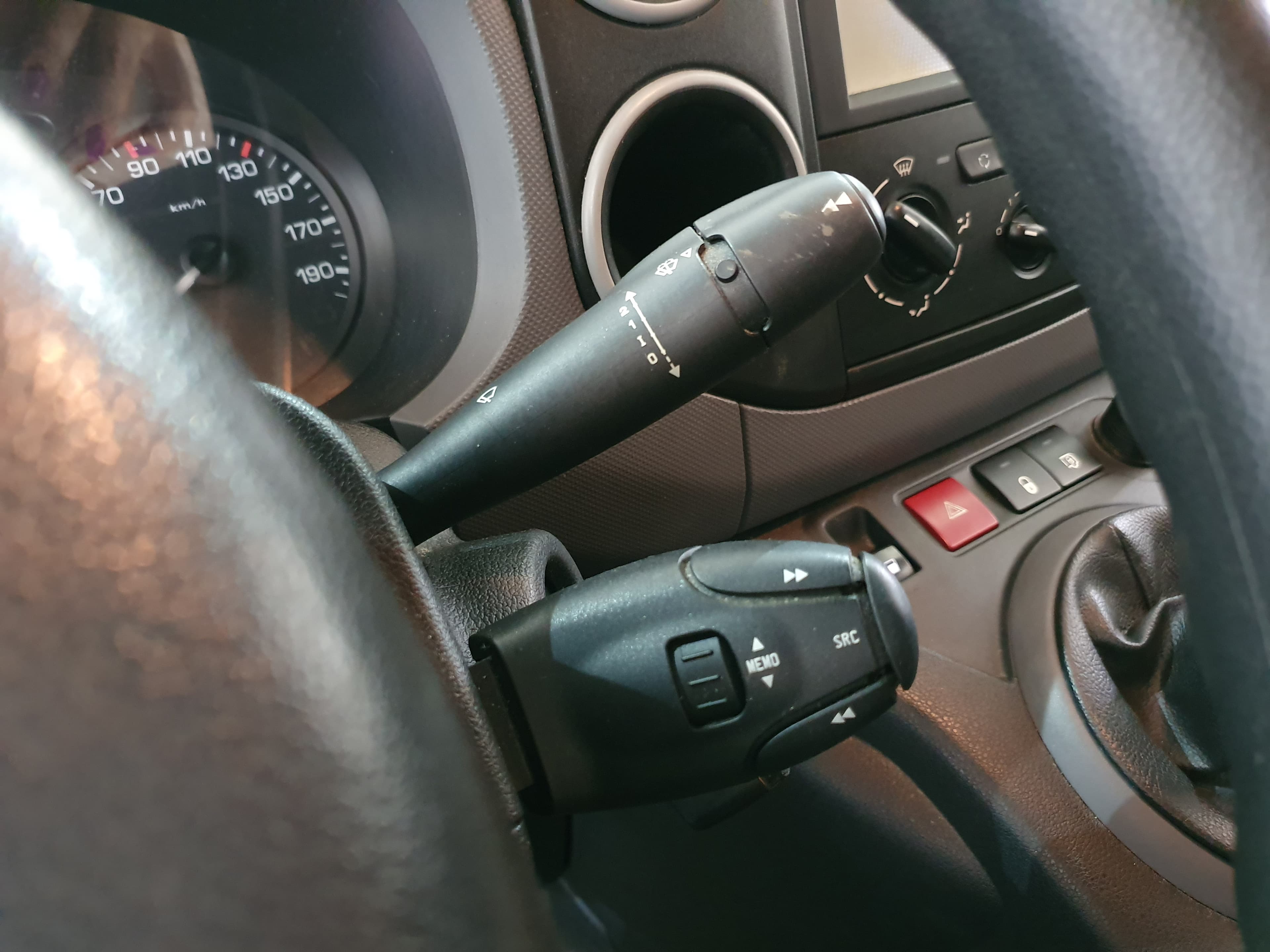 Peugeot Partner 1.6 Blue HDI · Ano 2017 — image 38