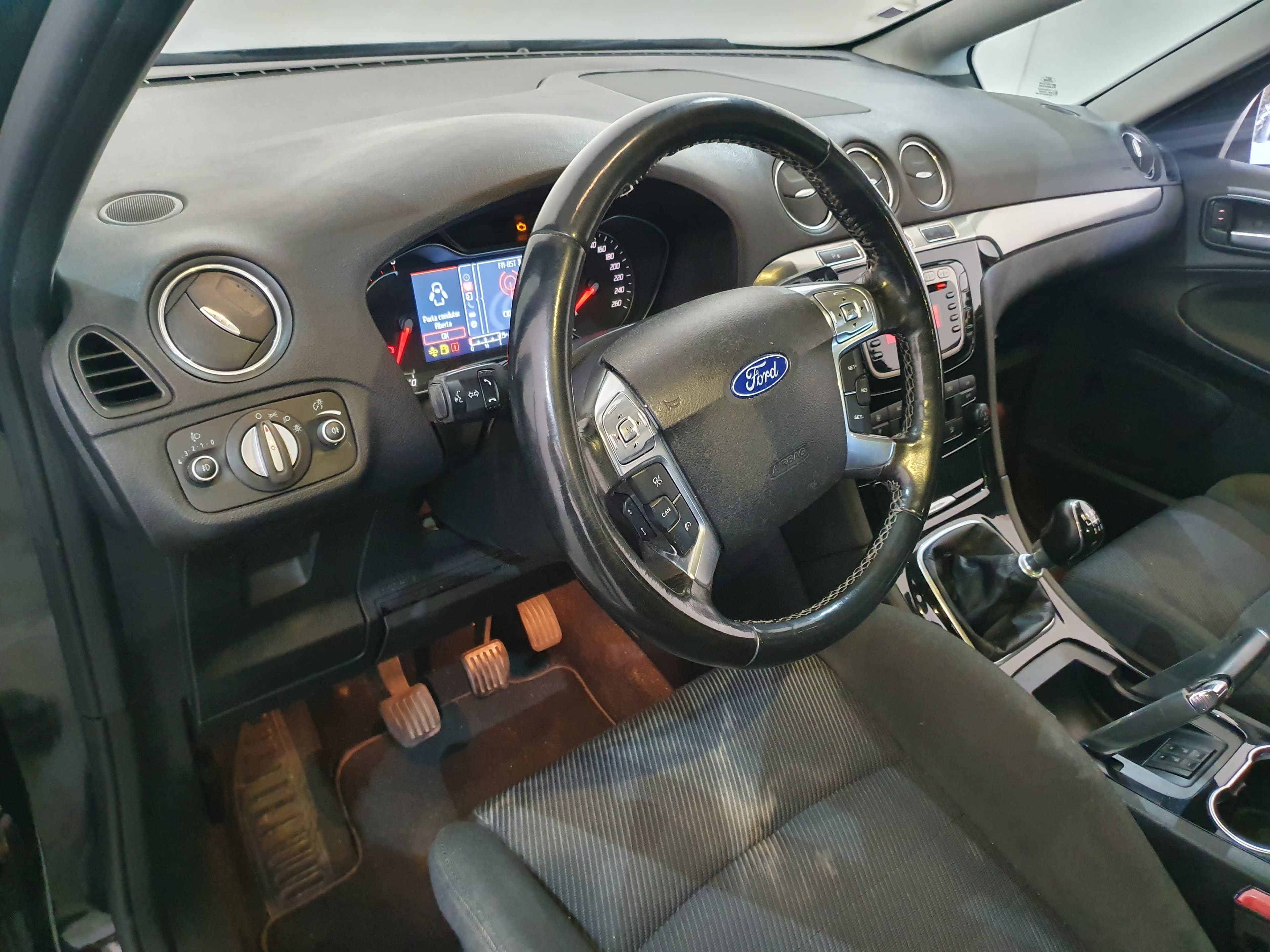 Ford Focus S-Max 2.0 TDCI · Ano 2013 — imagen 35