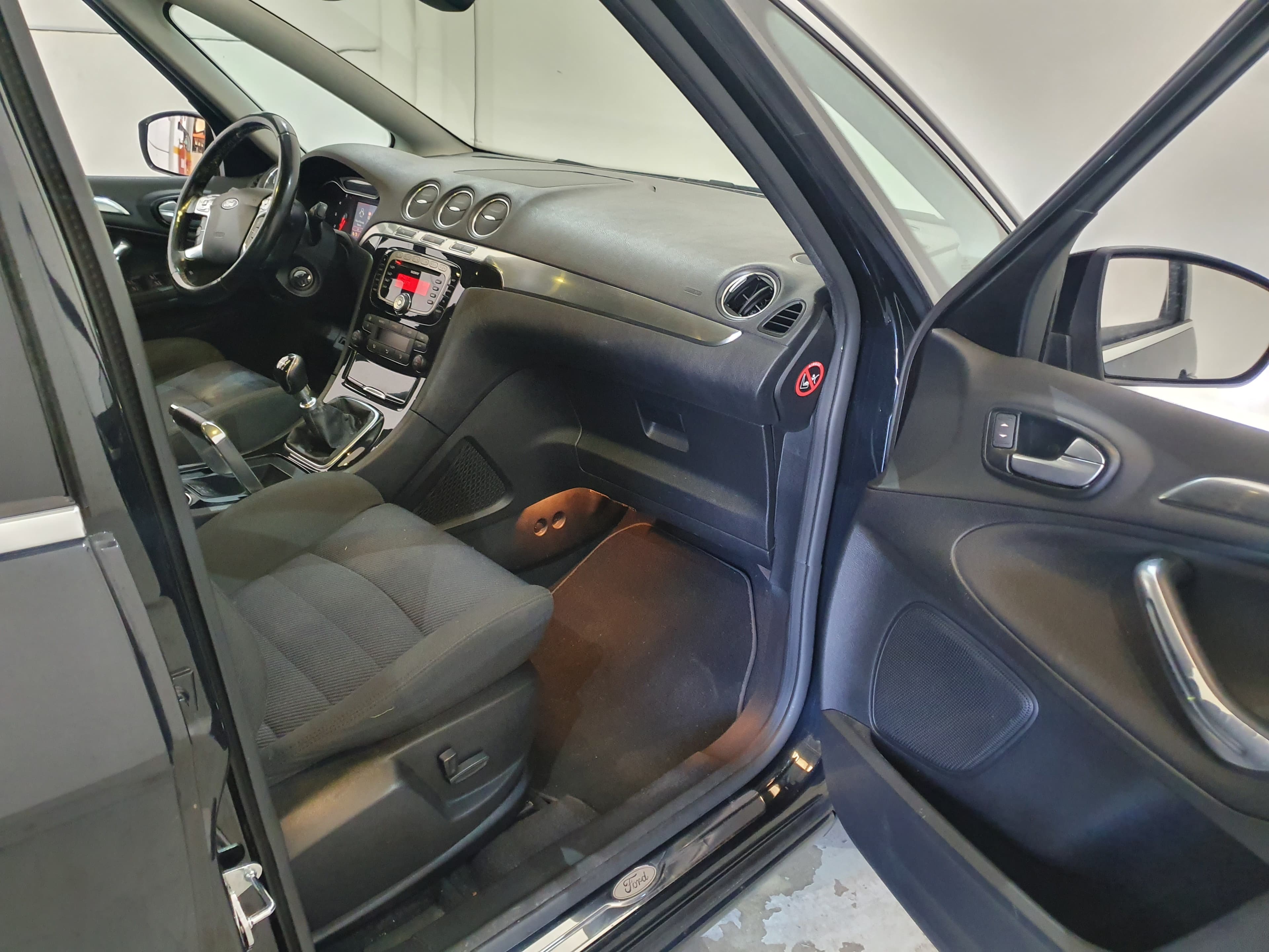 Ford Focus S-Max 2.0 TDCI · Ano 2013 — imagen 24