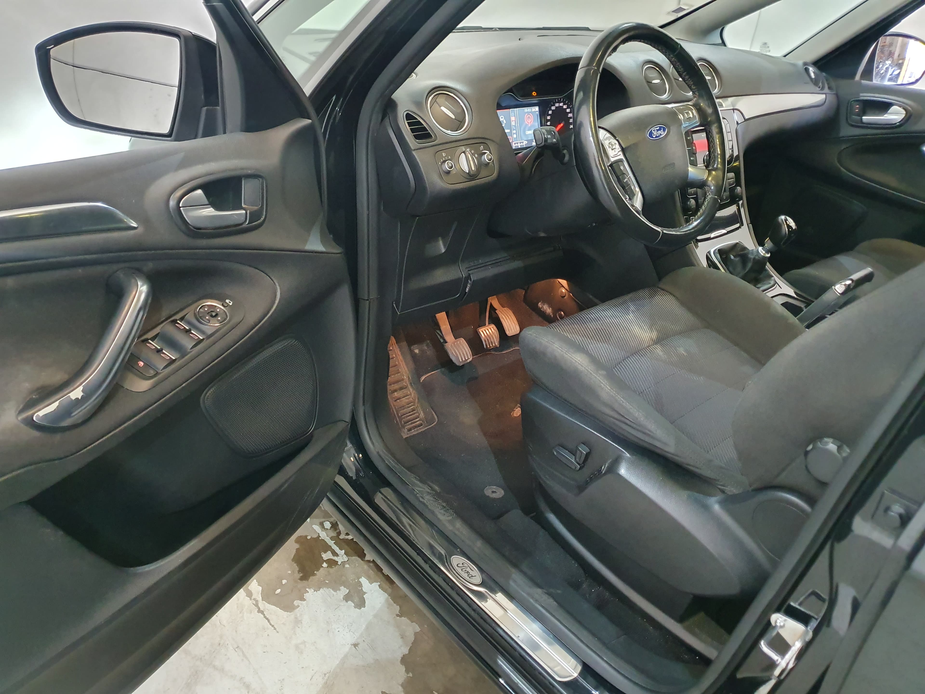 Ford Focus S-Max 2.0 TDCI · Ano 2013 — imagen 30
