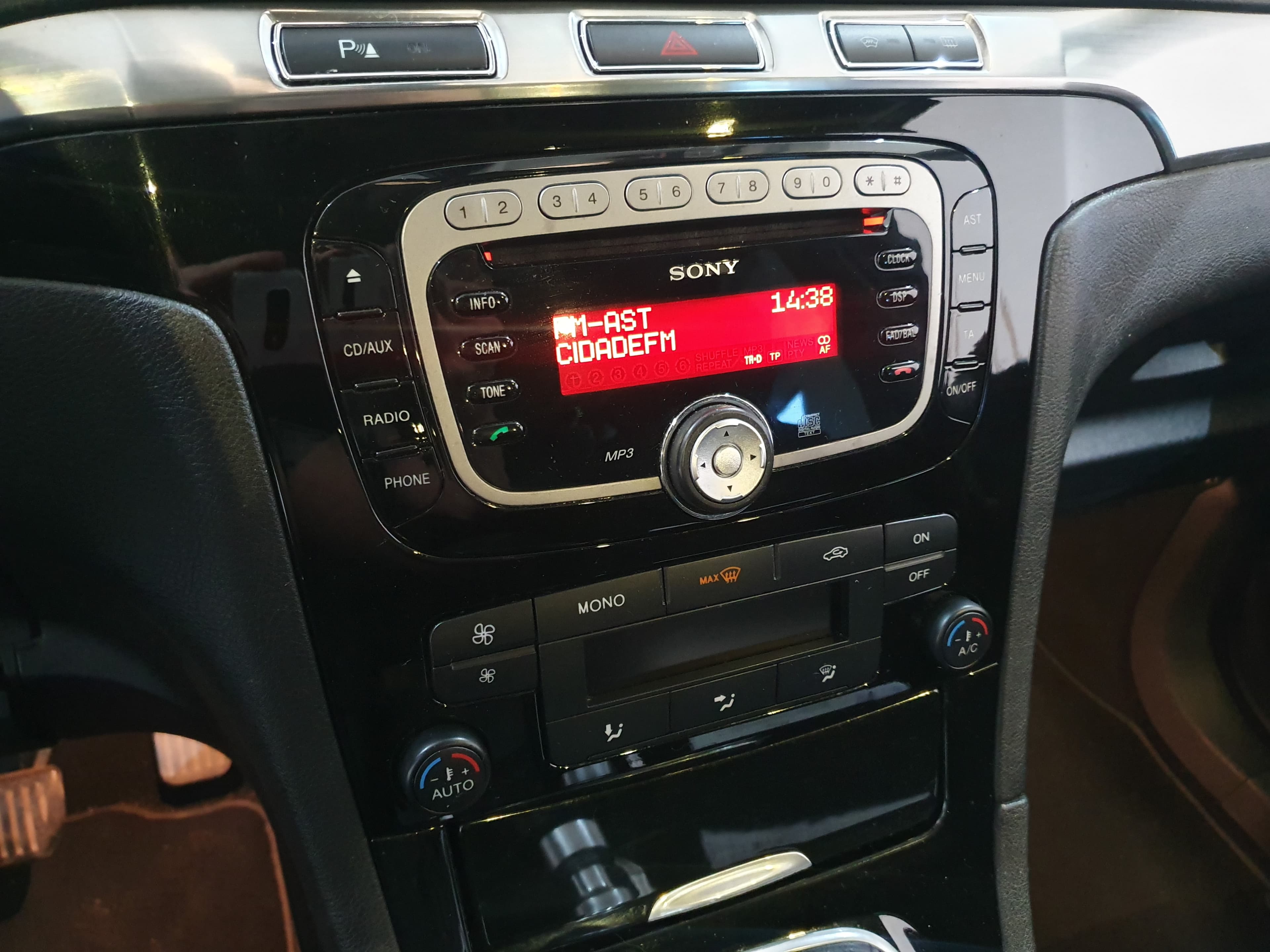 Ford Focus S-Max 2.0 TDCI · Ano 2013 — imagen 37