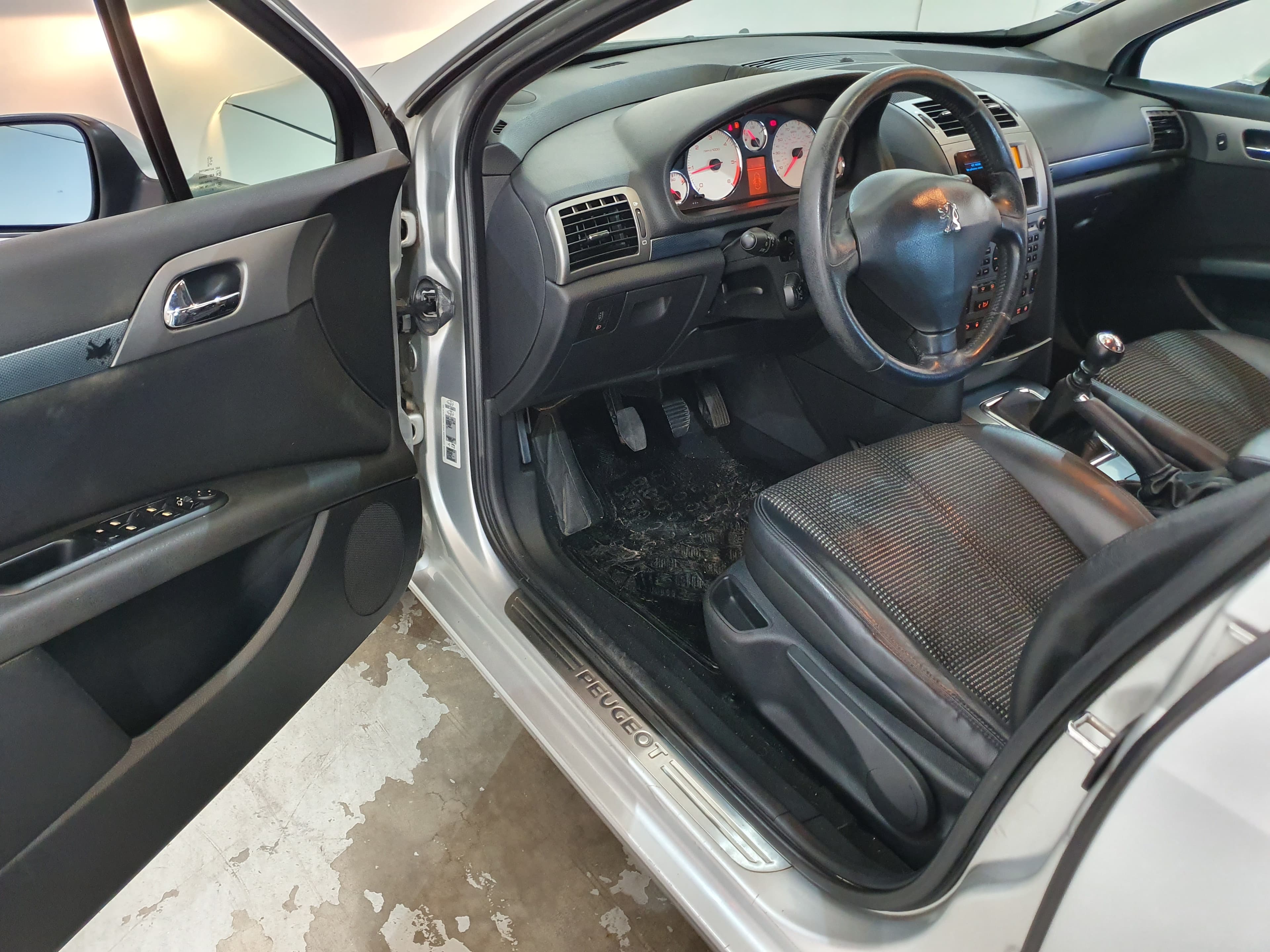 Peugeot 407 · Ano 2006 — imagen 29