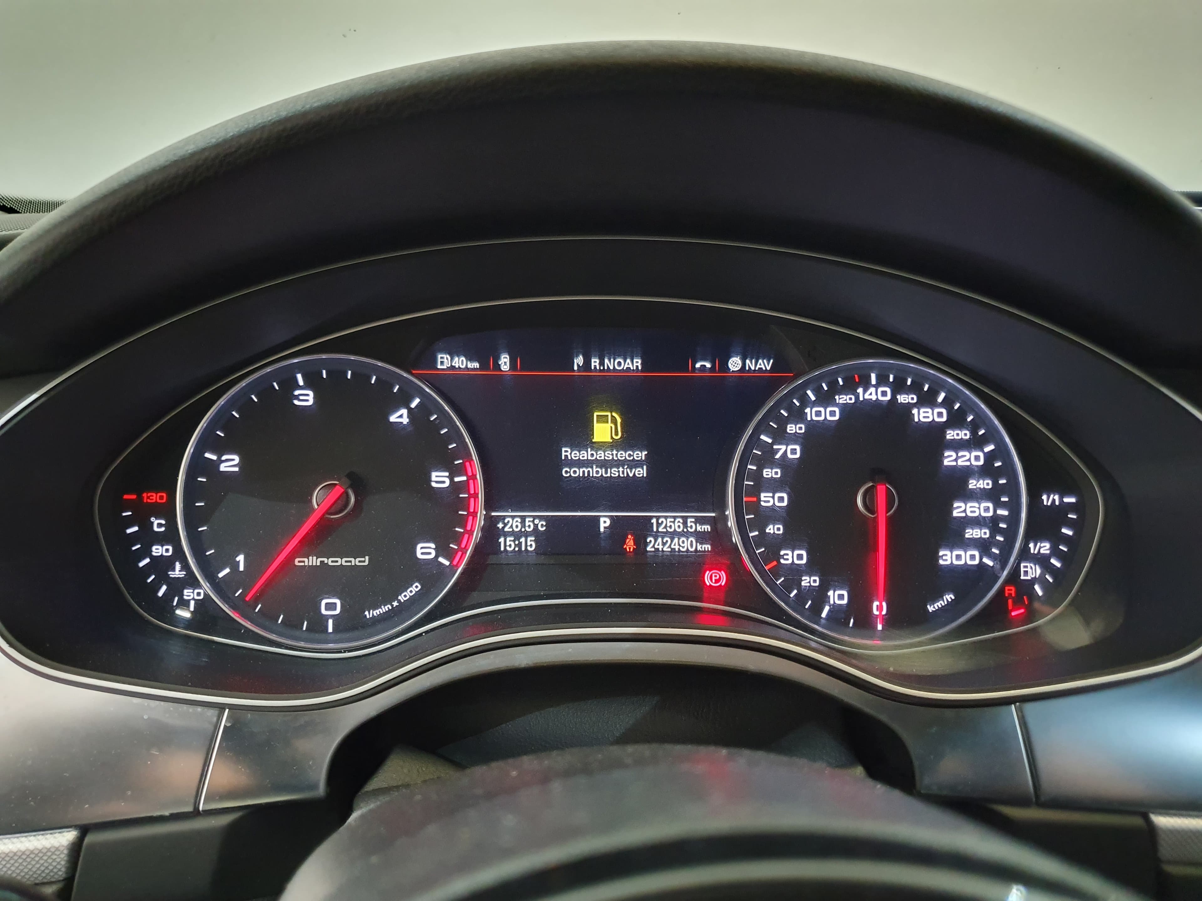 Audi A6 3.0 TDI Allroad · Ano 2013 — imagem 39