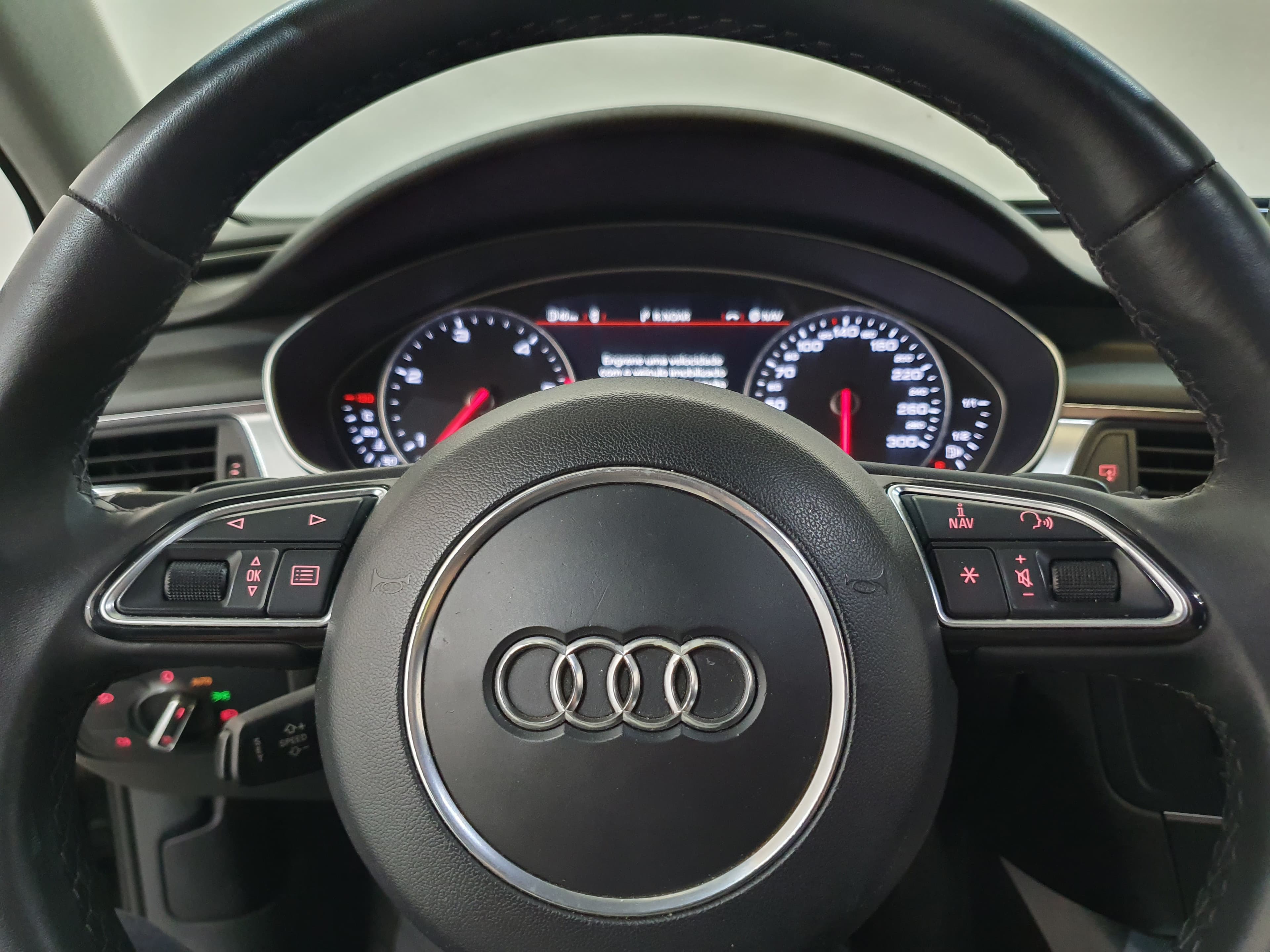 Audi A6 3.0 TDI Allroad · Ano 2013 — imagem 38