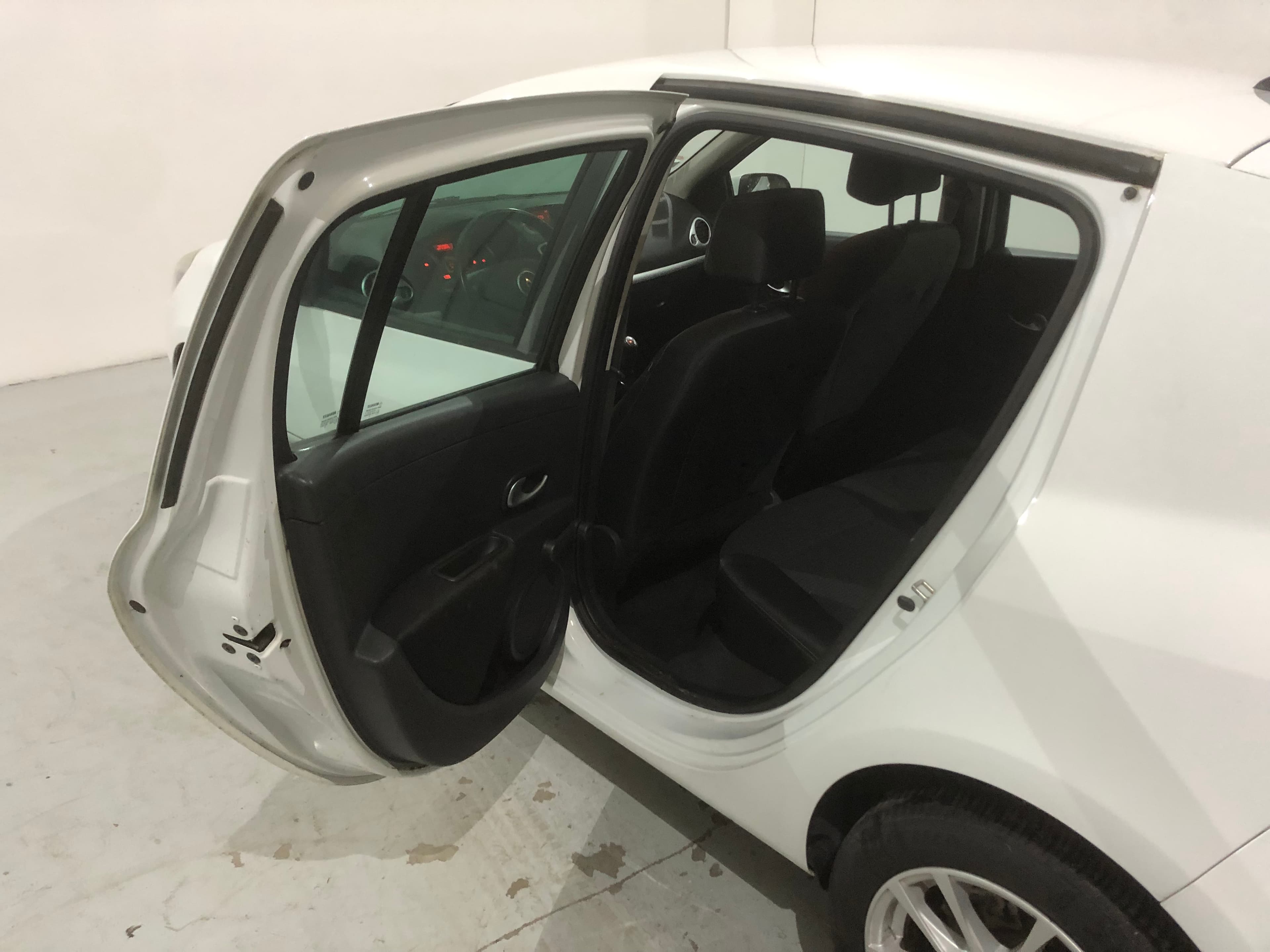 Renault Clio 1.5 DCI · Ano 2012 — imagem 16