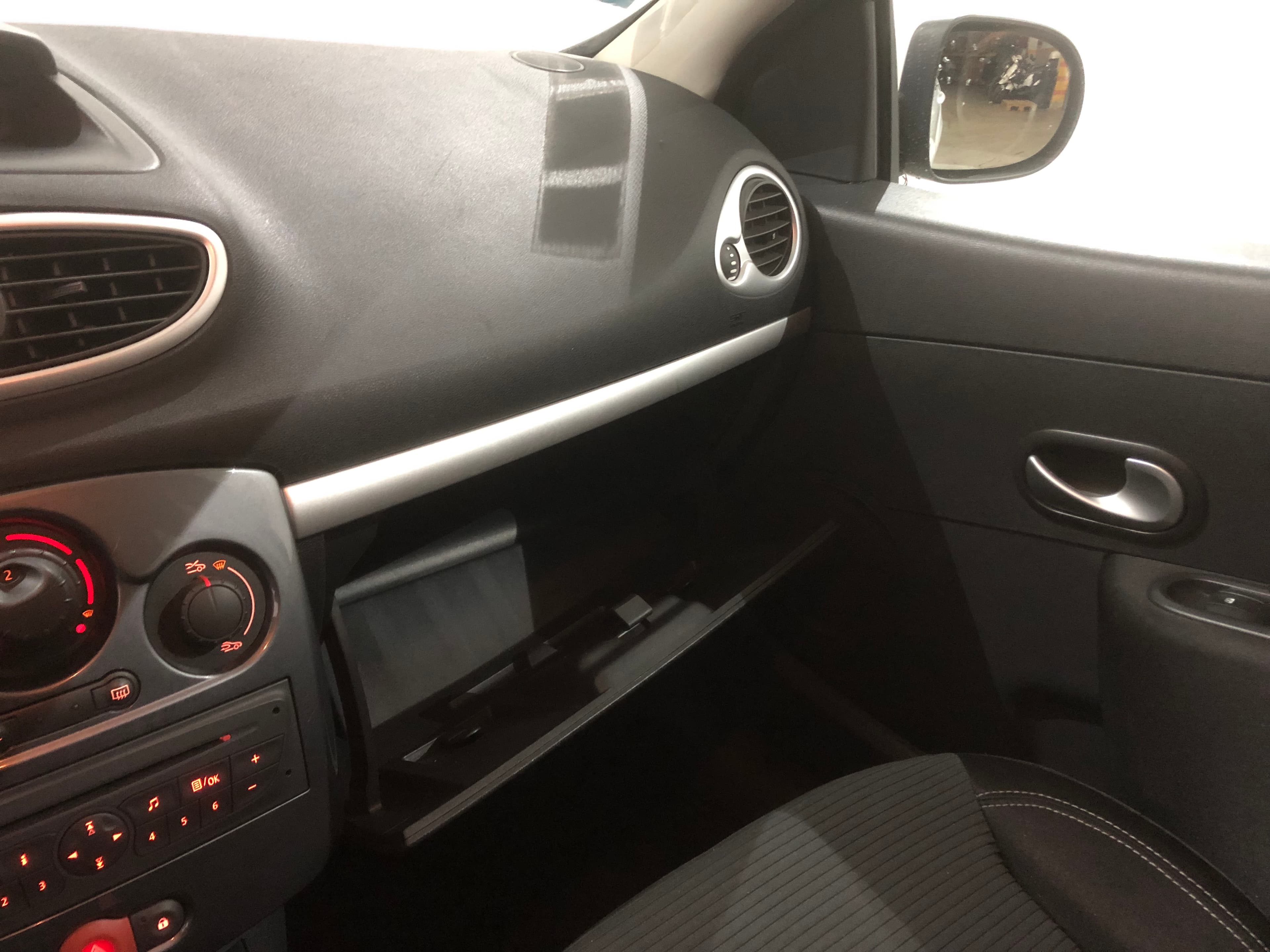 Renault Clio 1.5 DCI · Ano 2012 — imagem 32