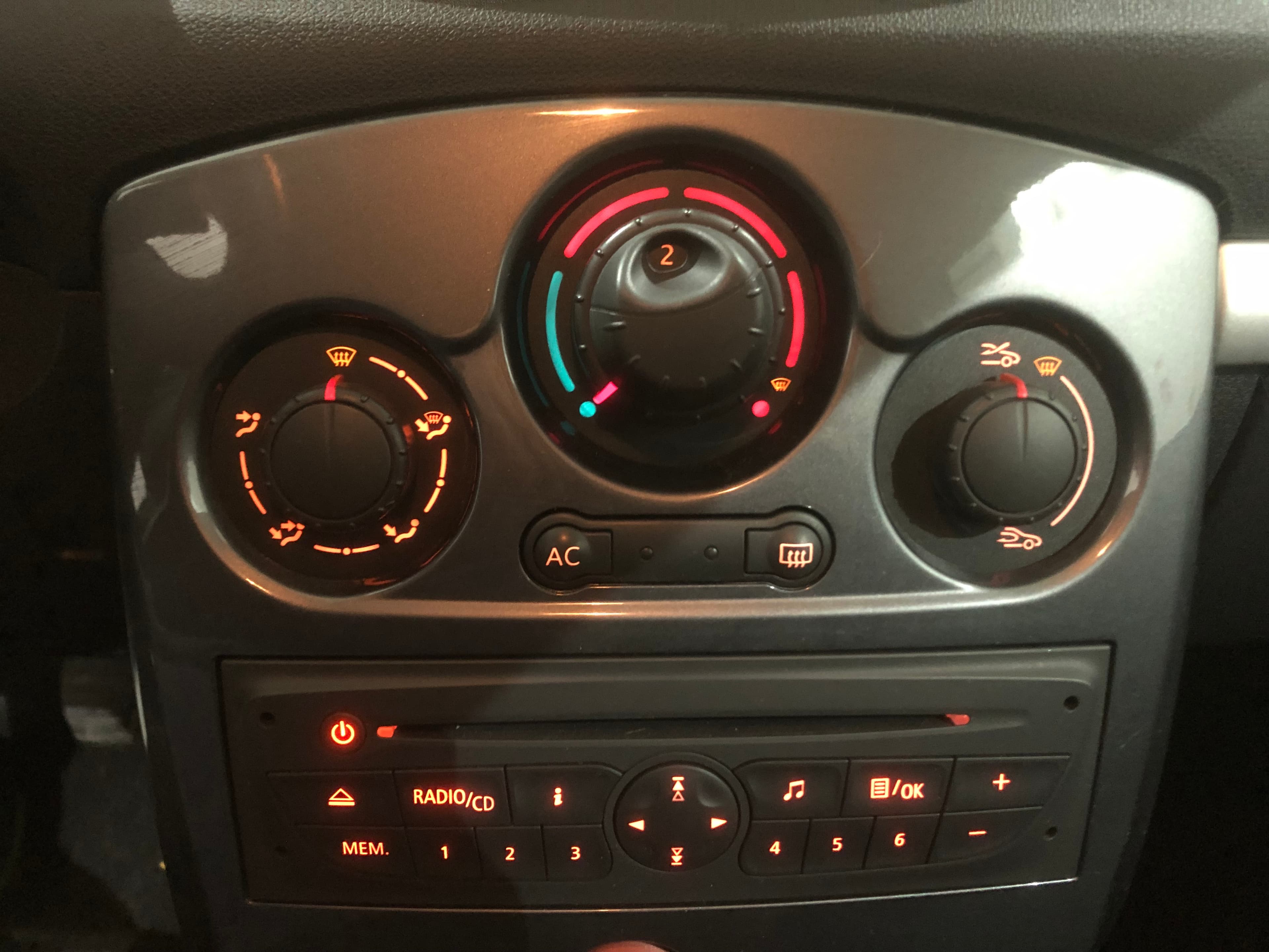 Renault Clio 1.5 DCI · Ano 2012 — imagem 30