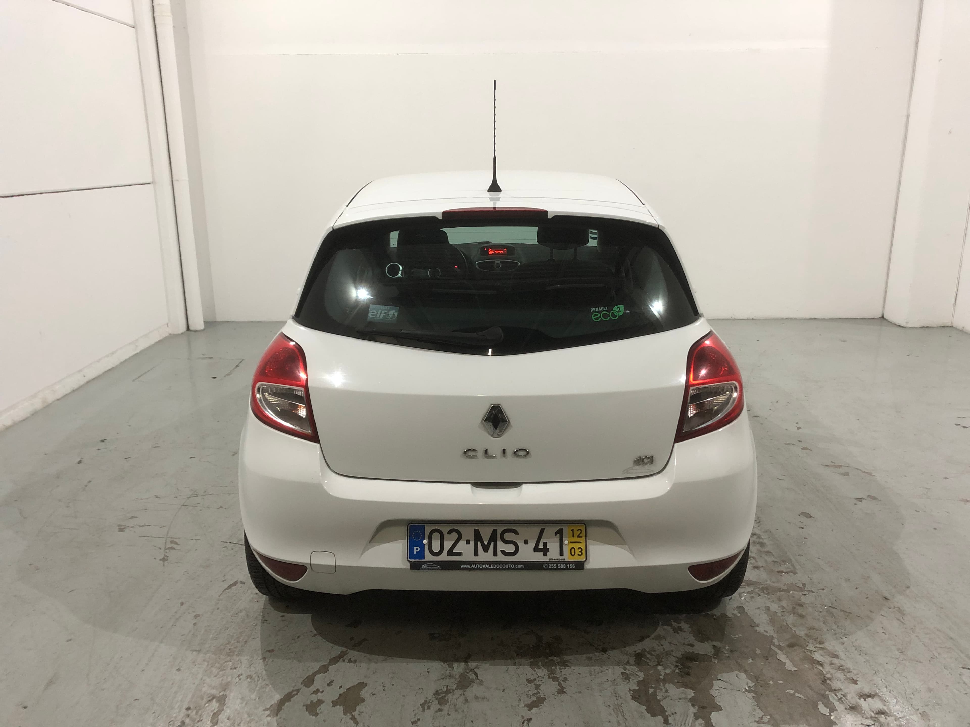Renault Clio 1.5 DCI · Ano 2012 — imagem 4