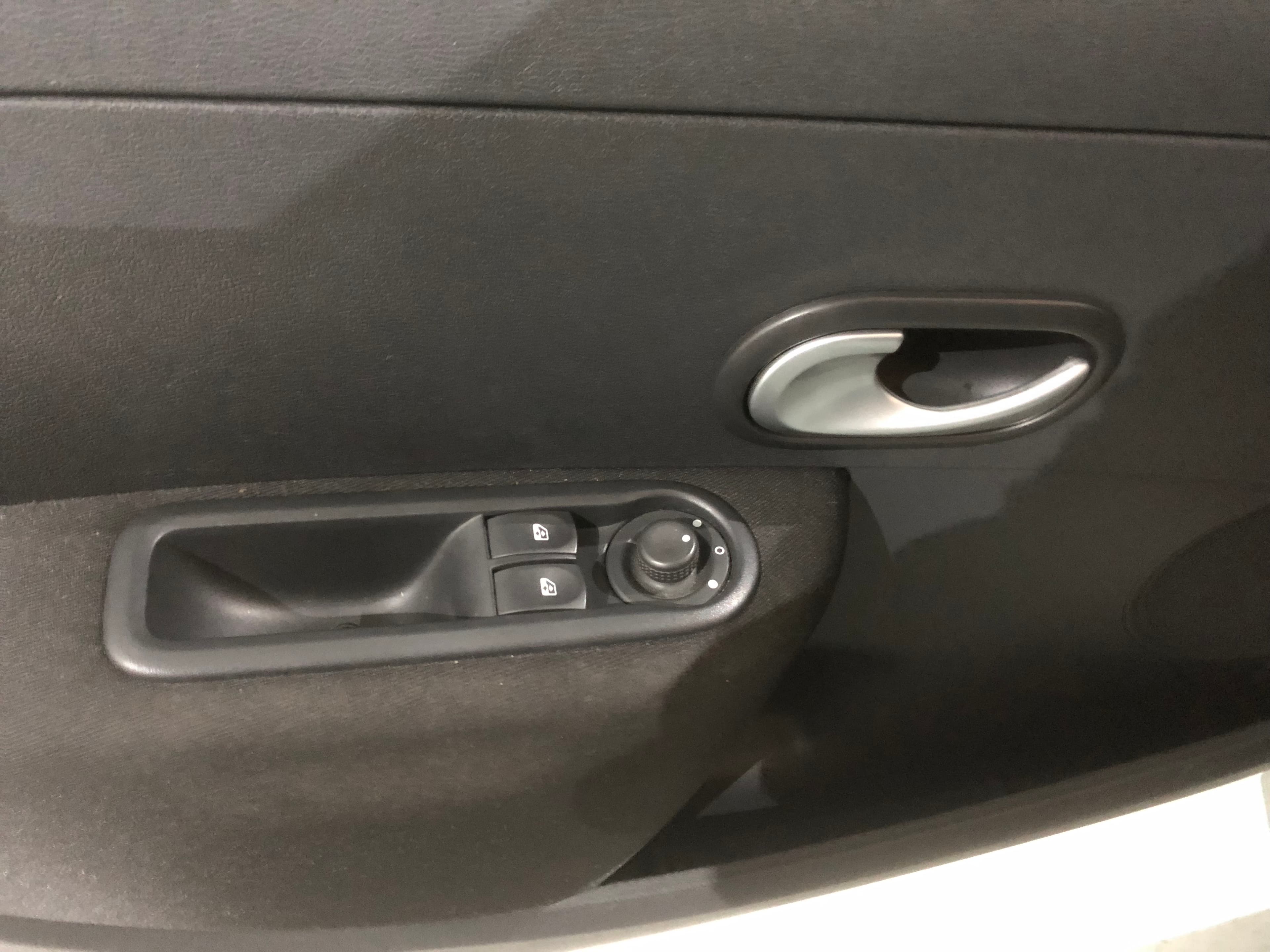 Renault Clio 1.5 DCI · Ano 2012 — imagem 24