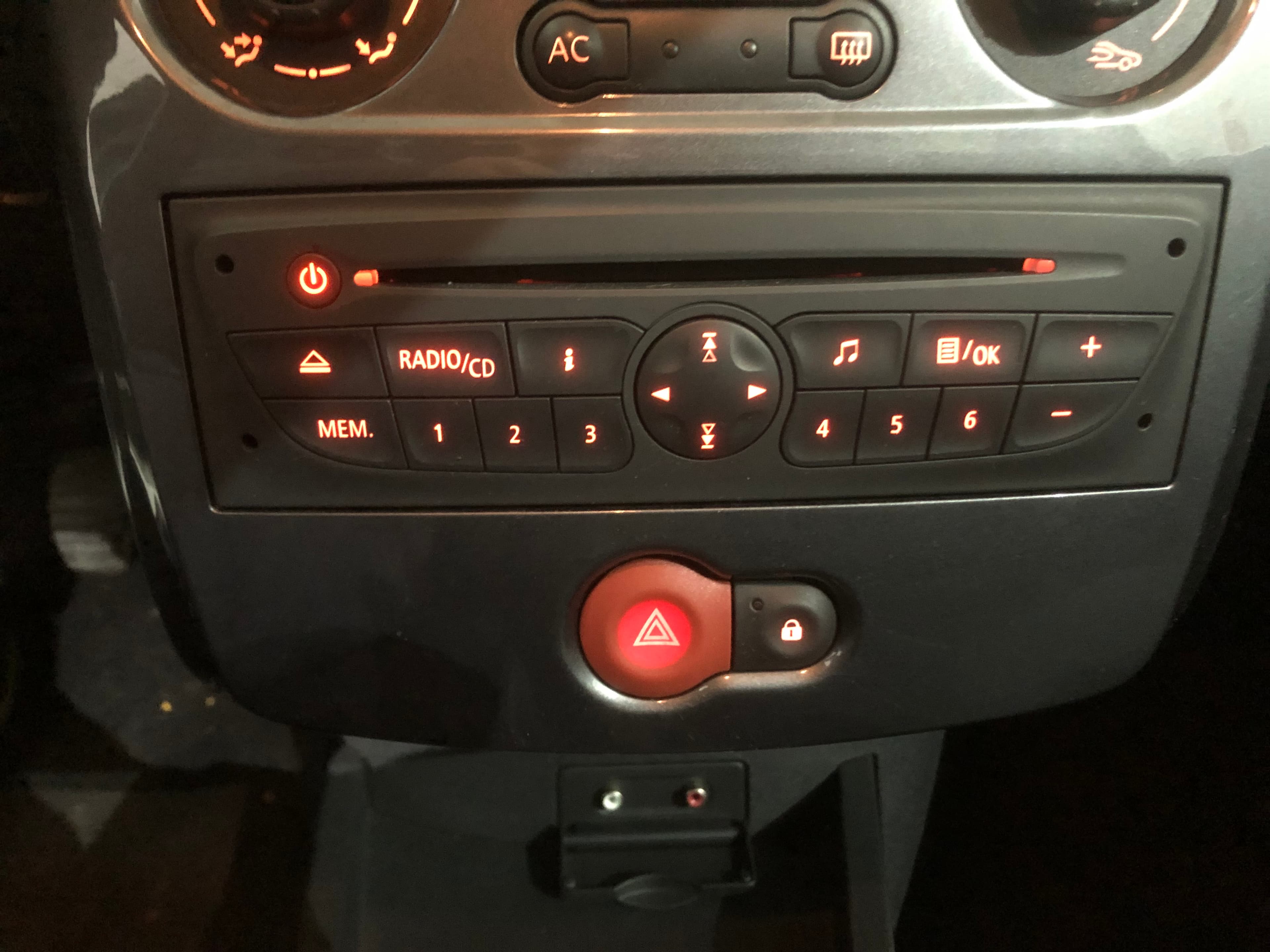 Renault Clio 1.5 DCI · Ano 2012 — imagem 33