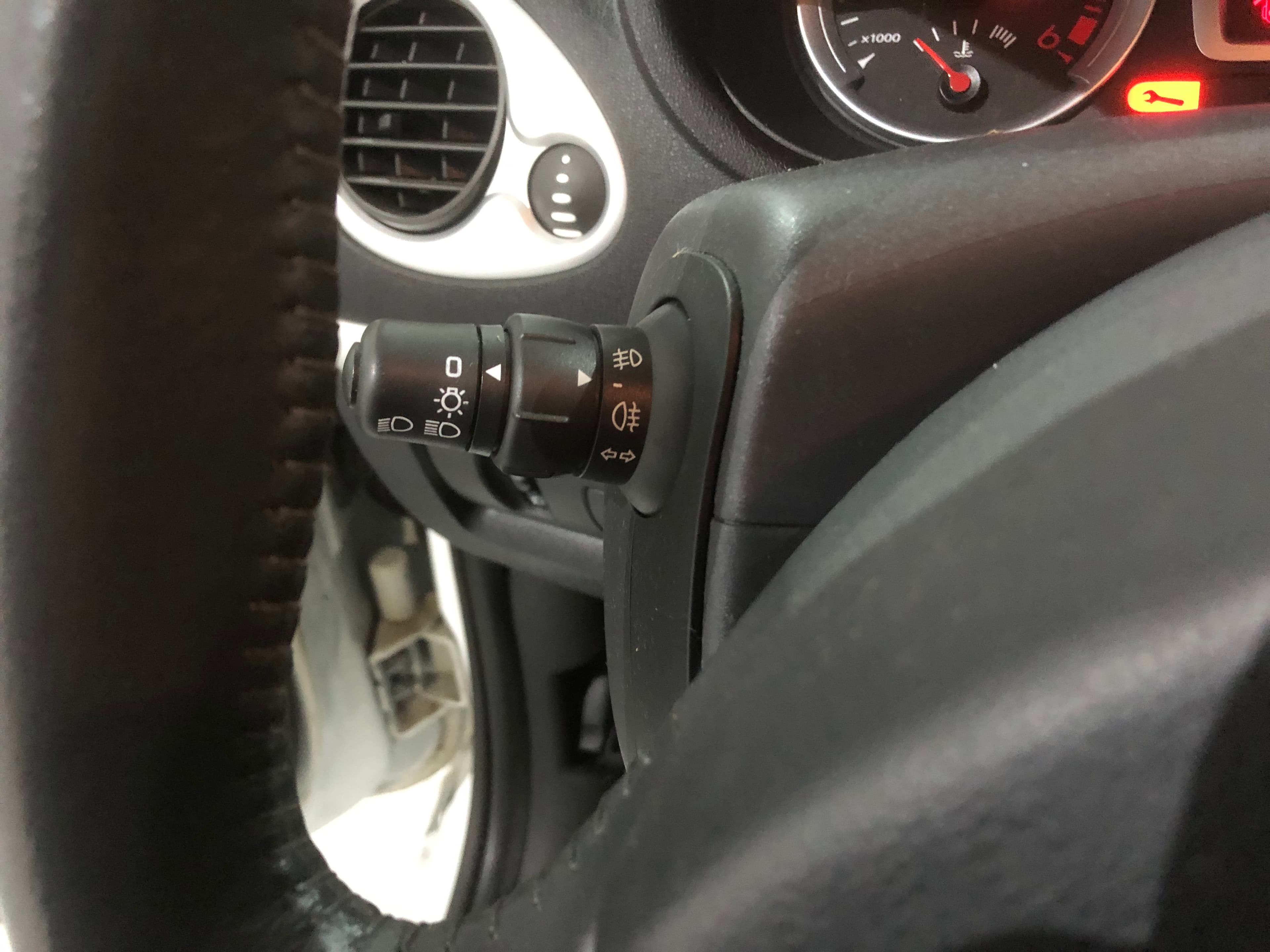 Renault Clio 1.5 DCI · Ano 2012 — imagem 29