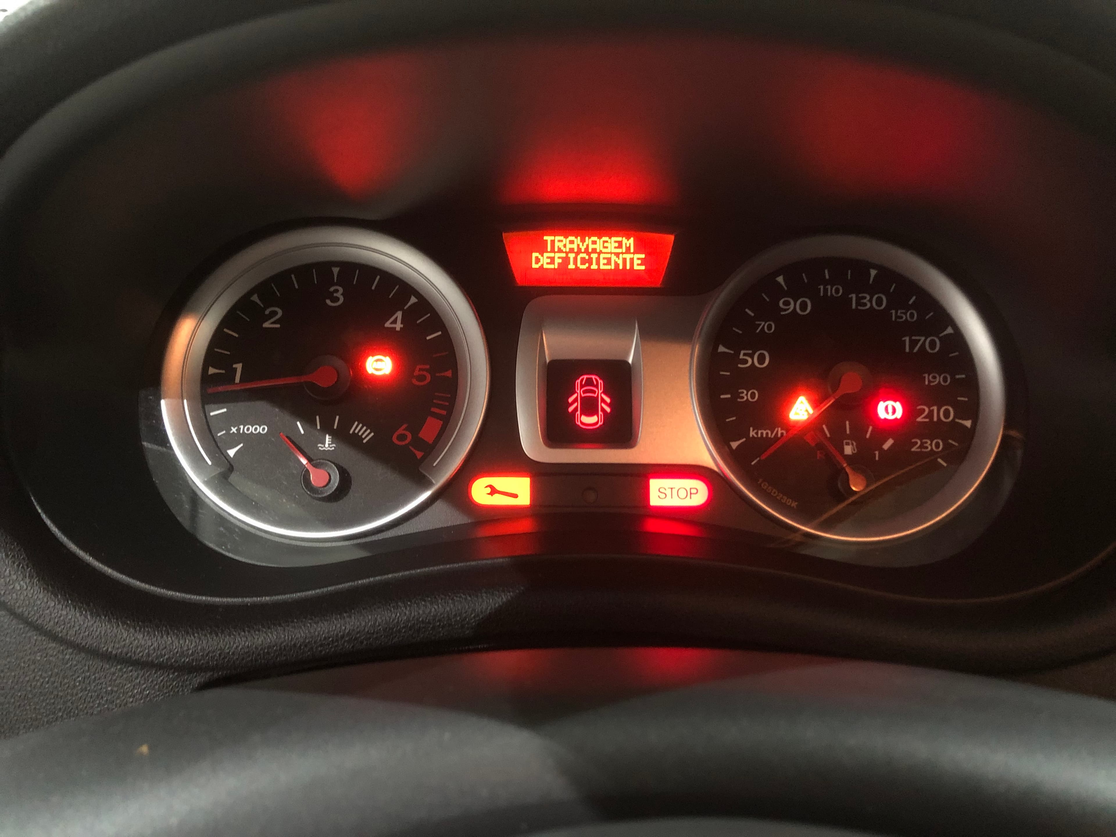Renault Clio 1.5 DCI · Ano 2012 — imagem 26