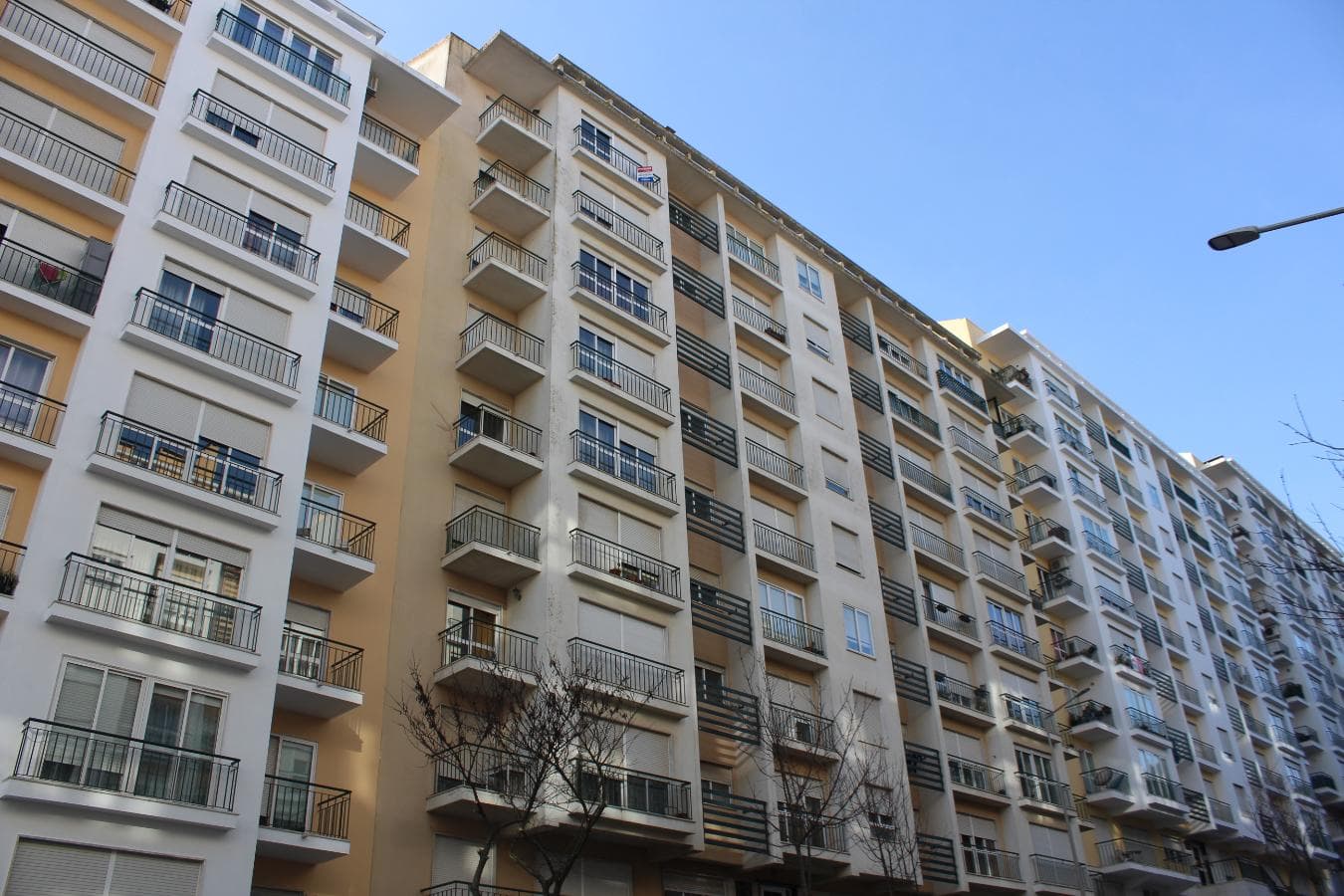 Apartamento T3 c/ 2 Lugares de Garagem · Sintra — imagem 2