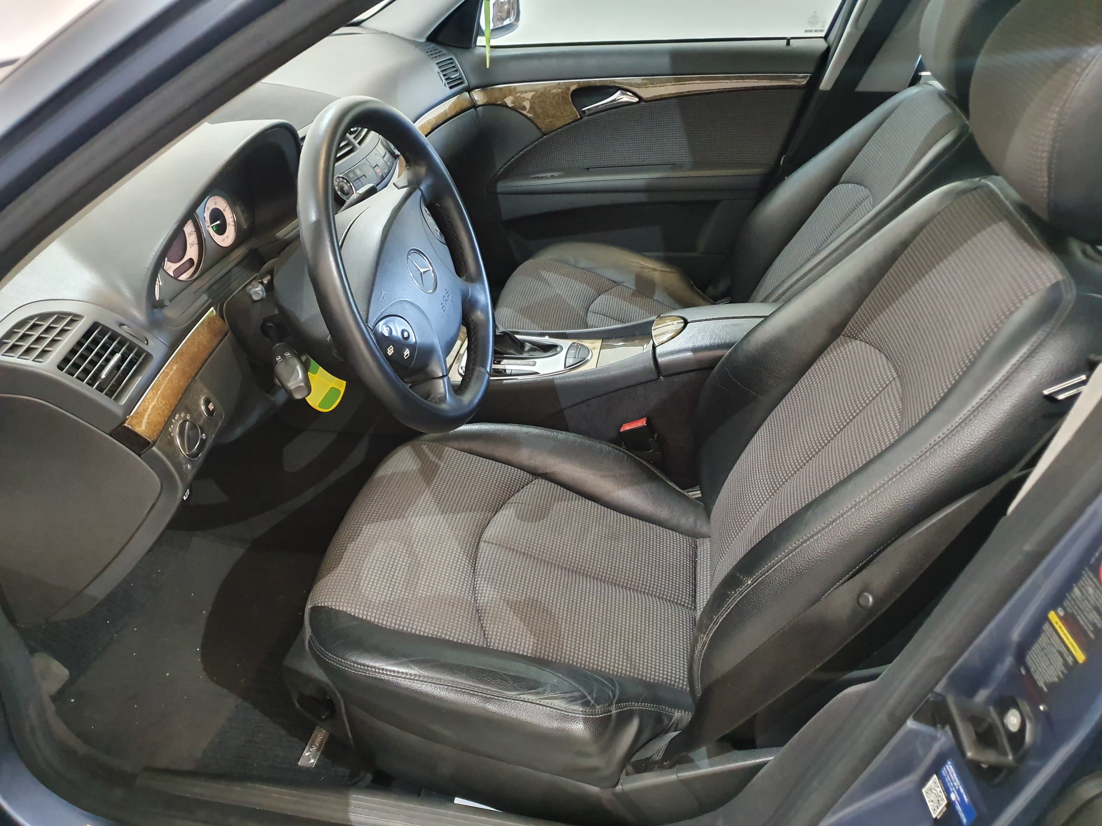 Mercedes-Benz E220 CDI · Ano 2006 — image 30