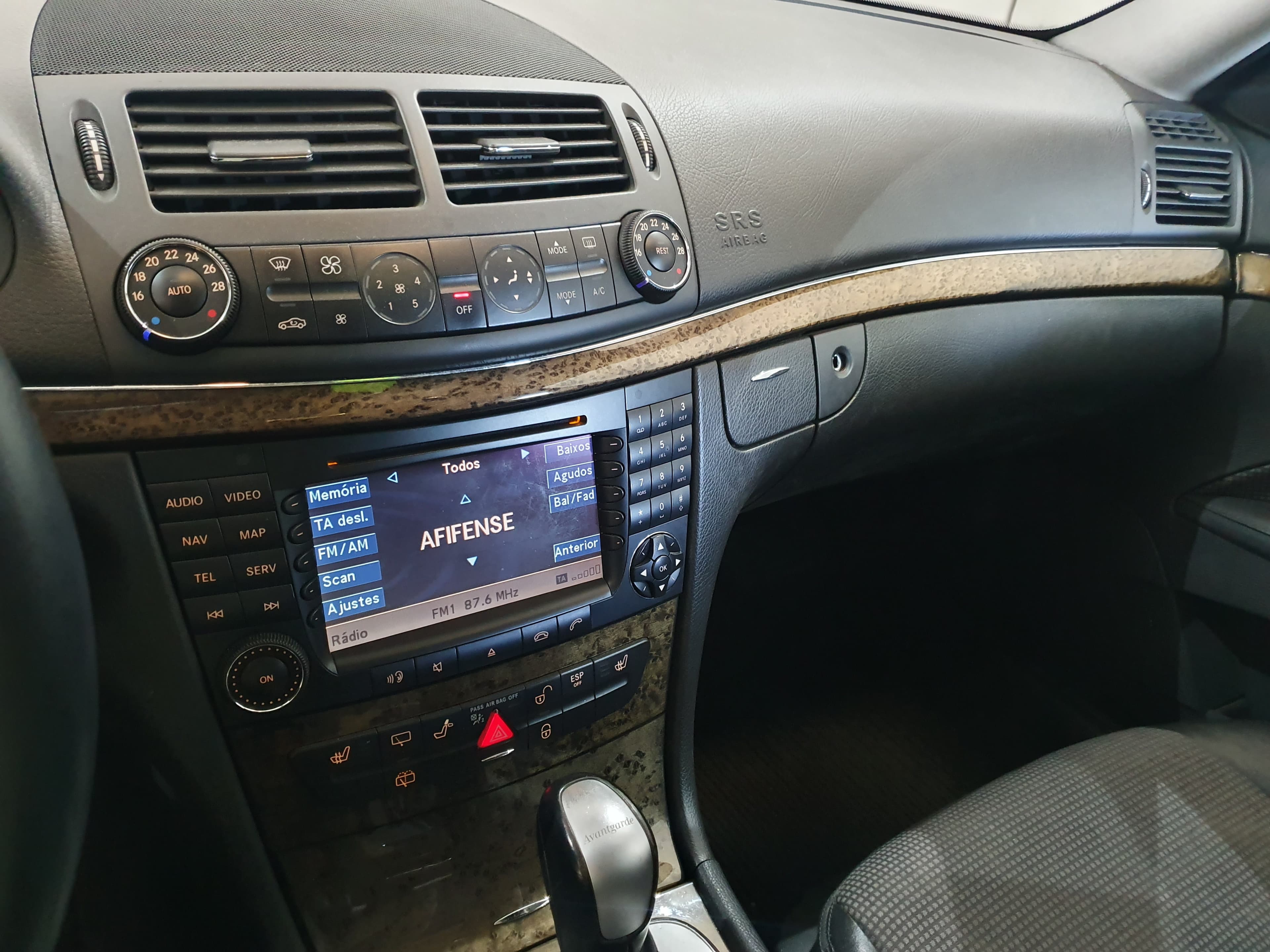 Mercedes-Benz E220 CDI · Ano 2006 — image 31