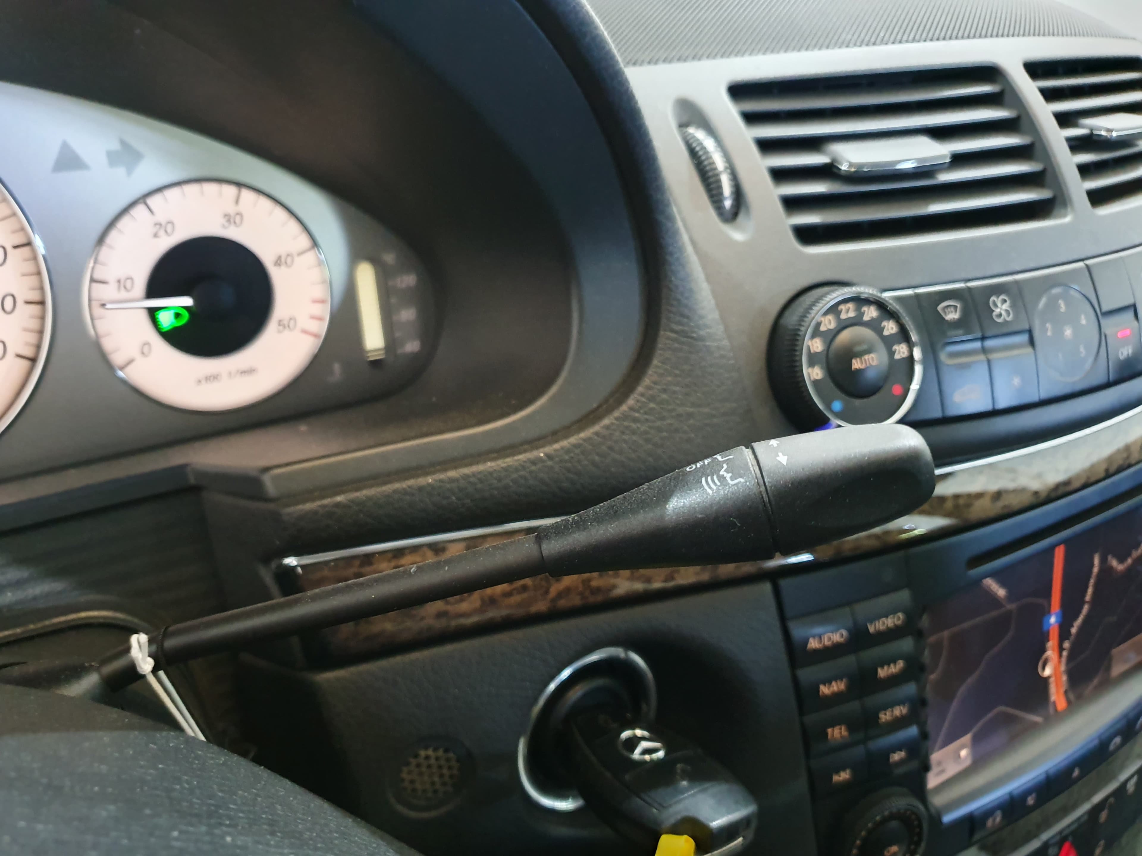 Mercedes-Benz E220 CDI · Ano 2006 — image 38