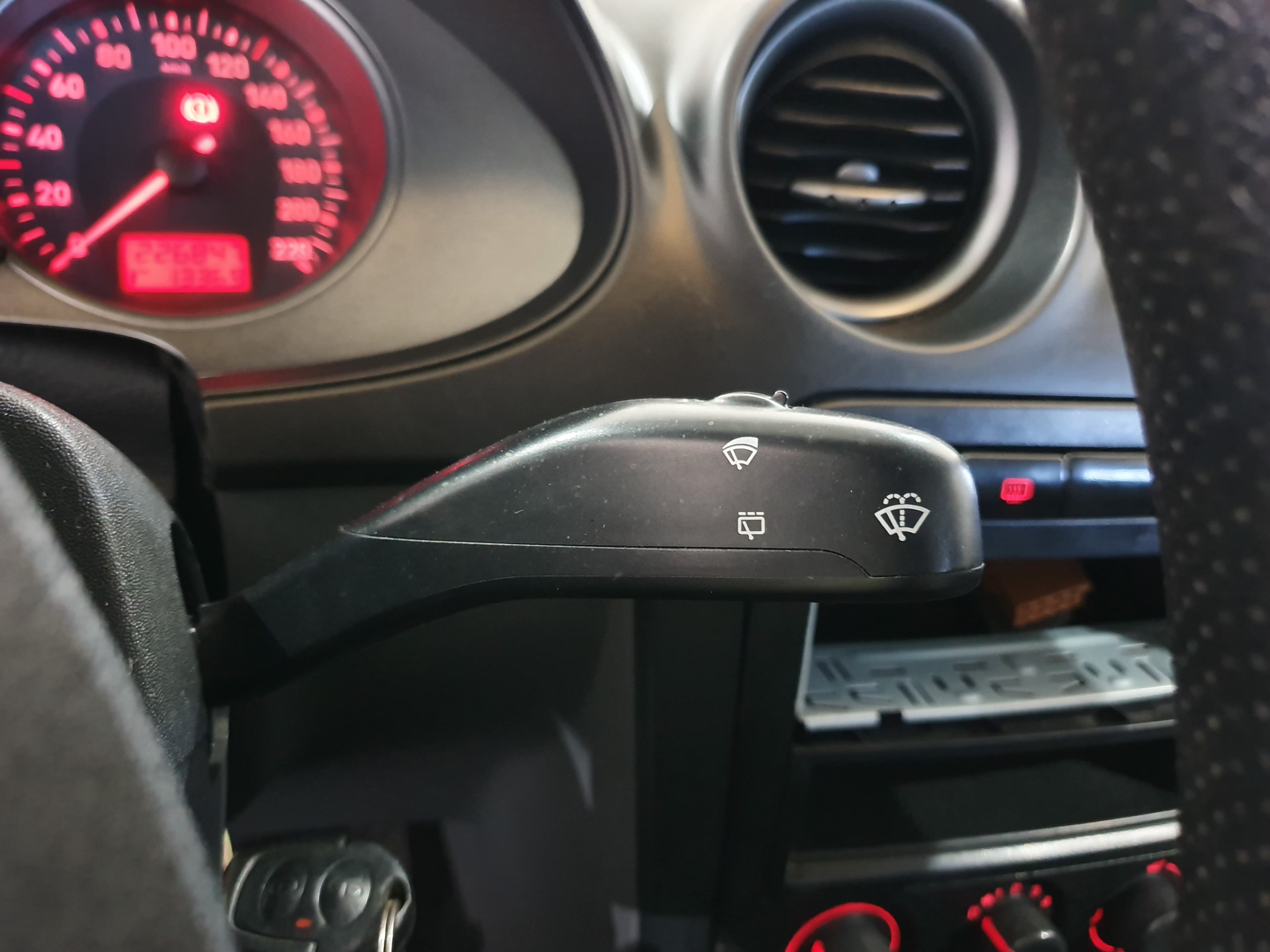 Seat Ibiza 1.4 TDI · Ano 2006 — image 37
