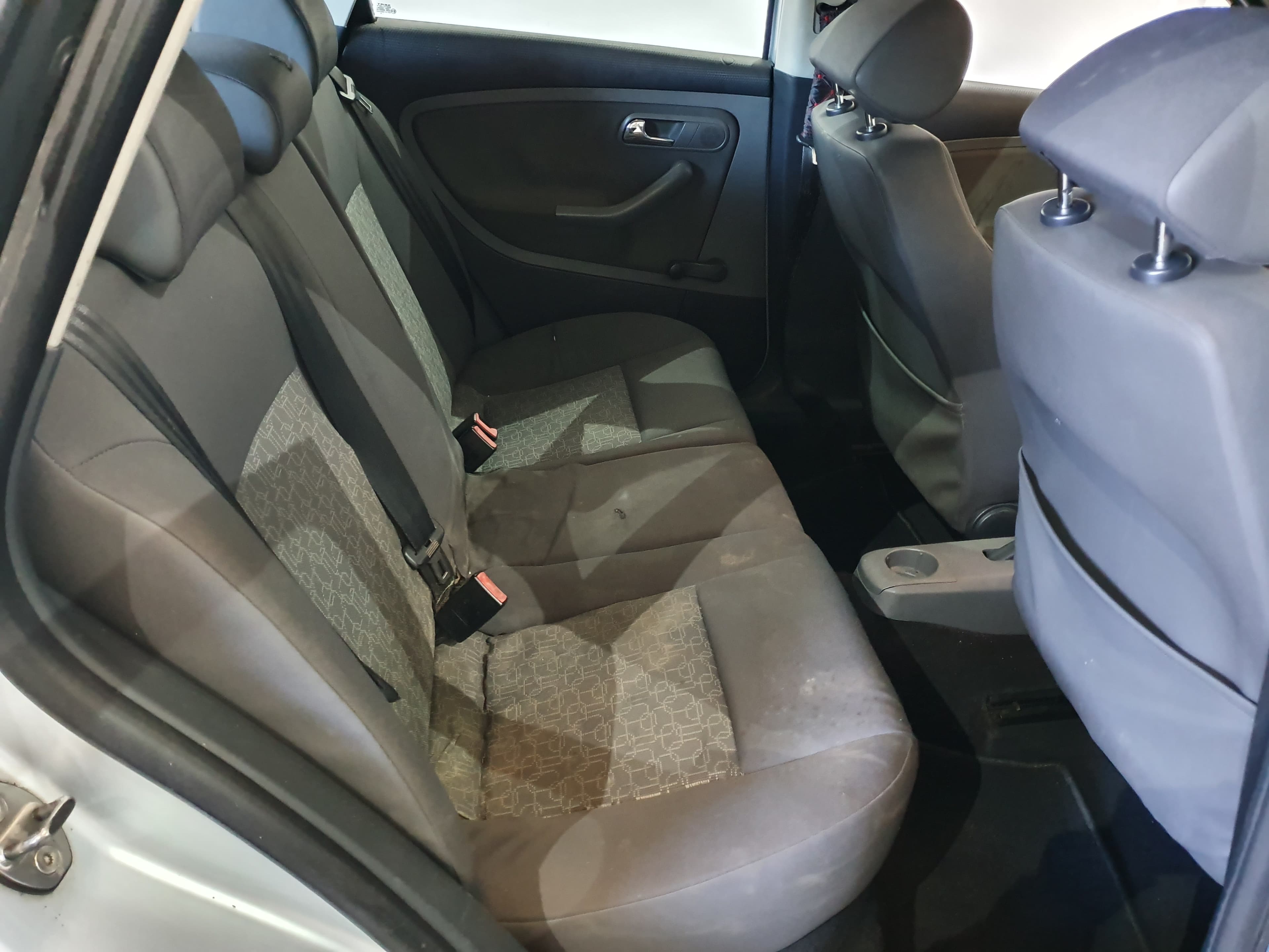 Seat Ibiza 1.4 TDI · Ano 2006 — image 21