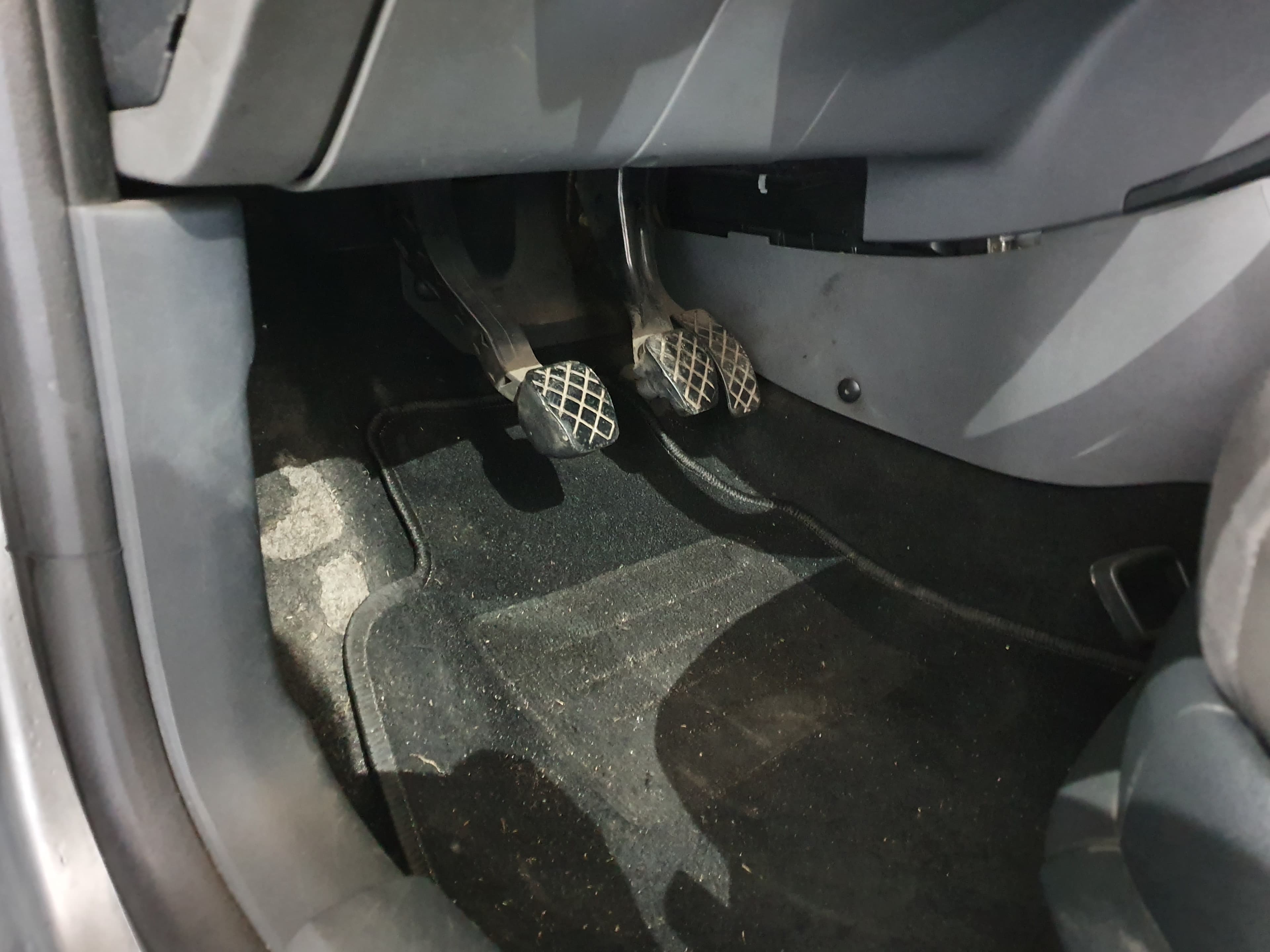 Seat Ibiza 1.4 TDI · Ano 2006 — image 27