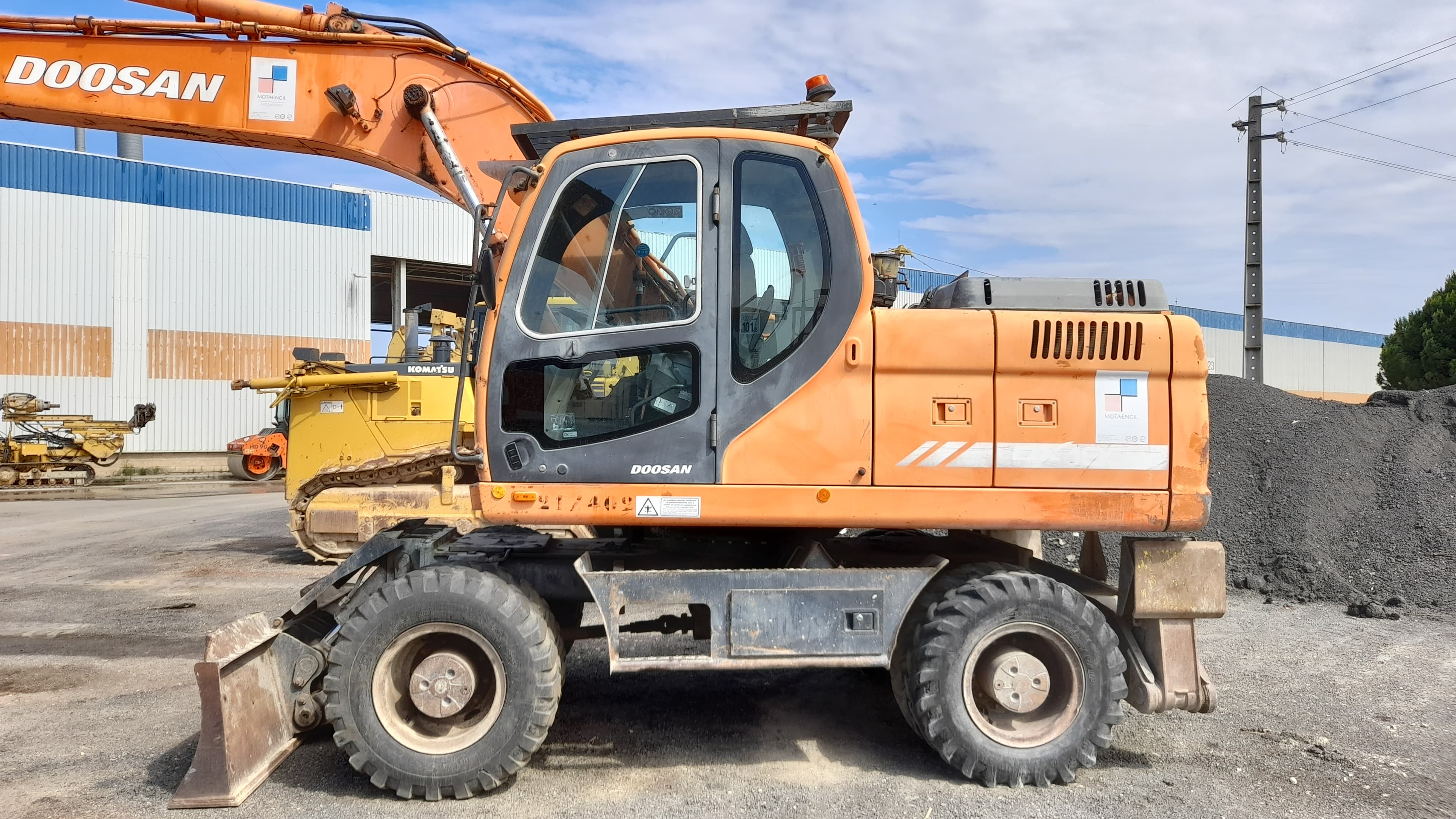 Escavadora de pneus Dossan DX190 — imagem 3