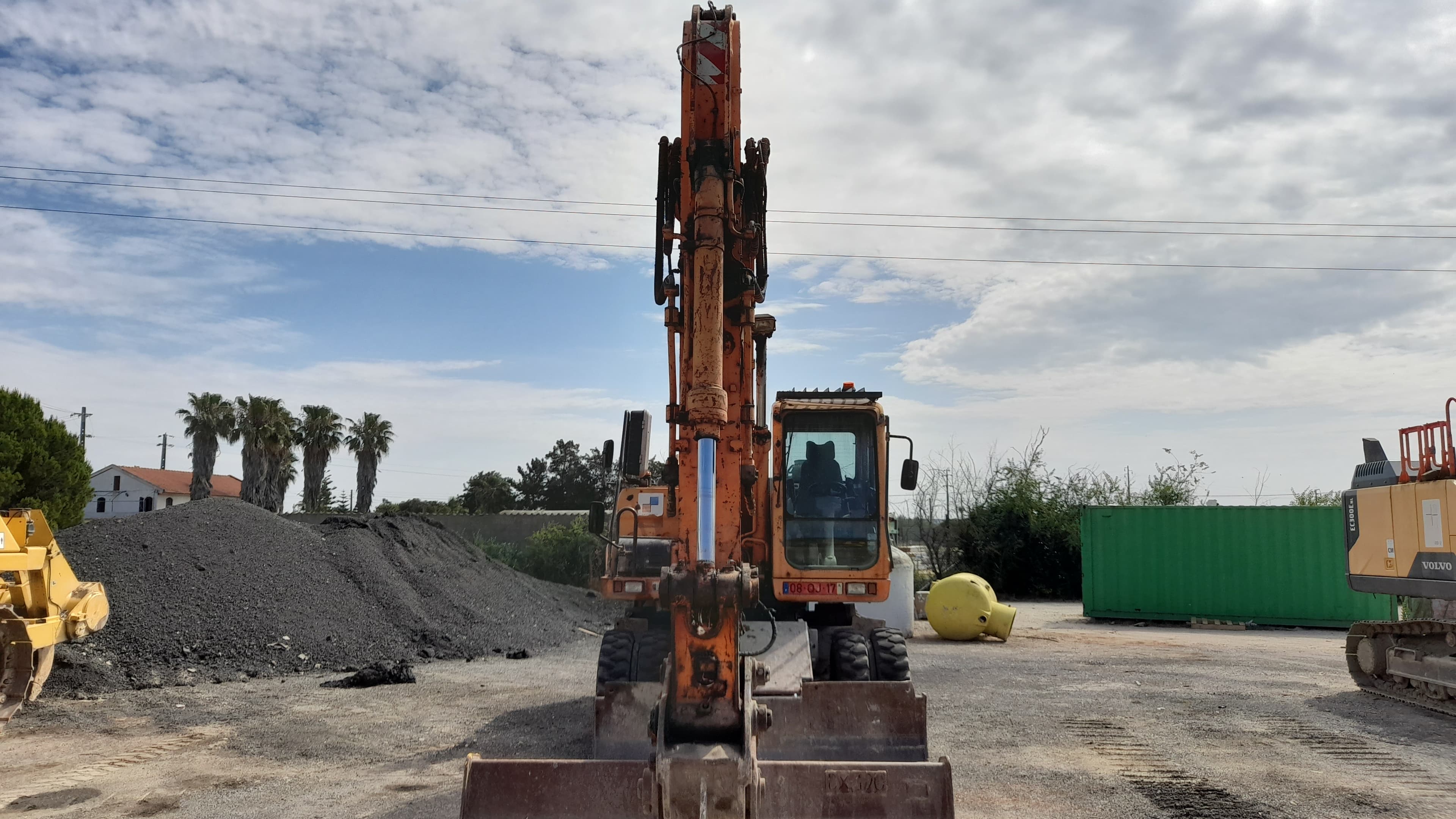 Escavadora de pneus Dossan DX190 — imagem 9