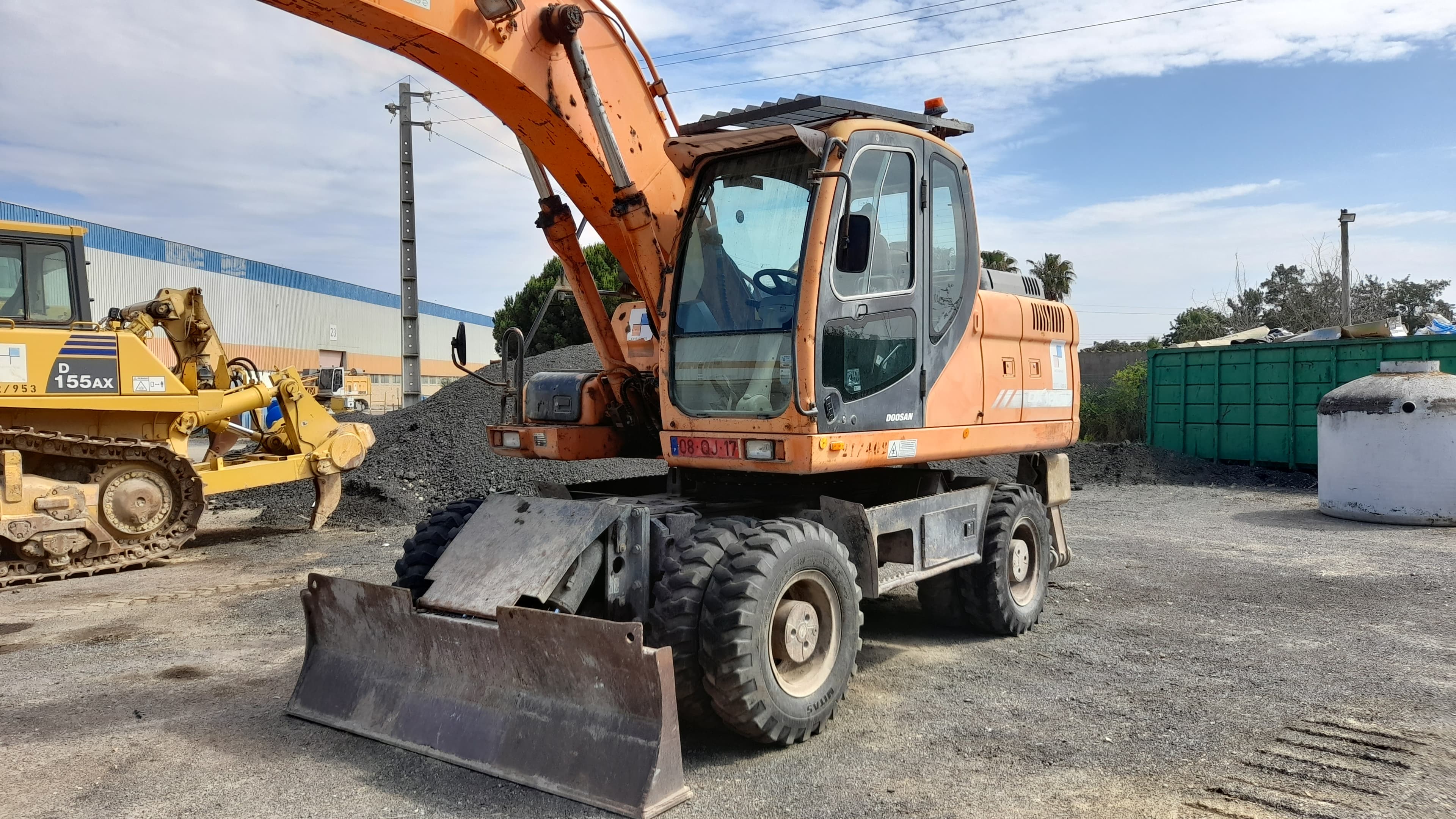 Escavadora de pneus Dossan DX190
