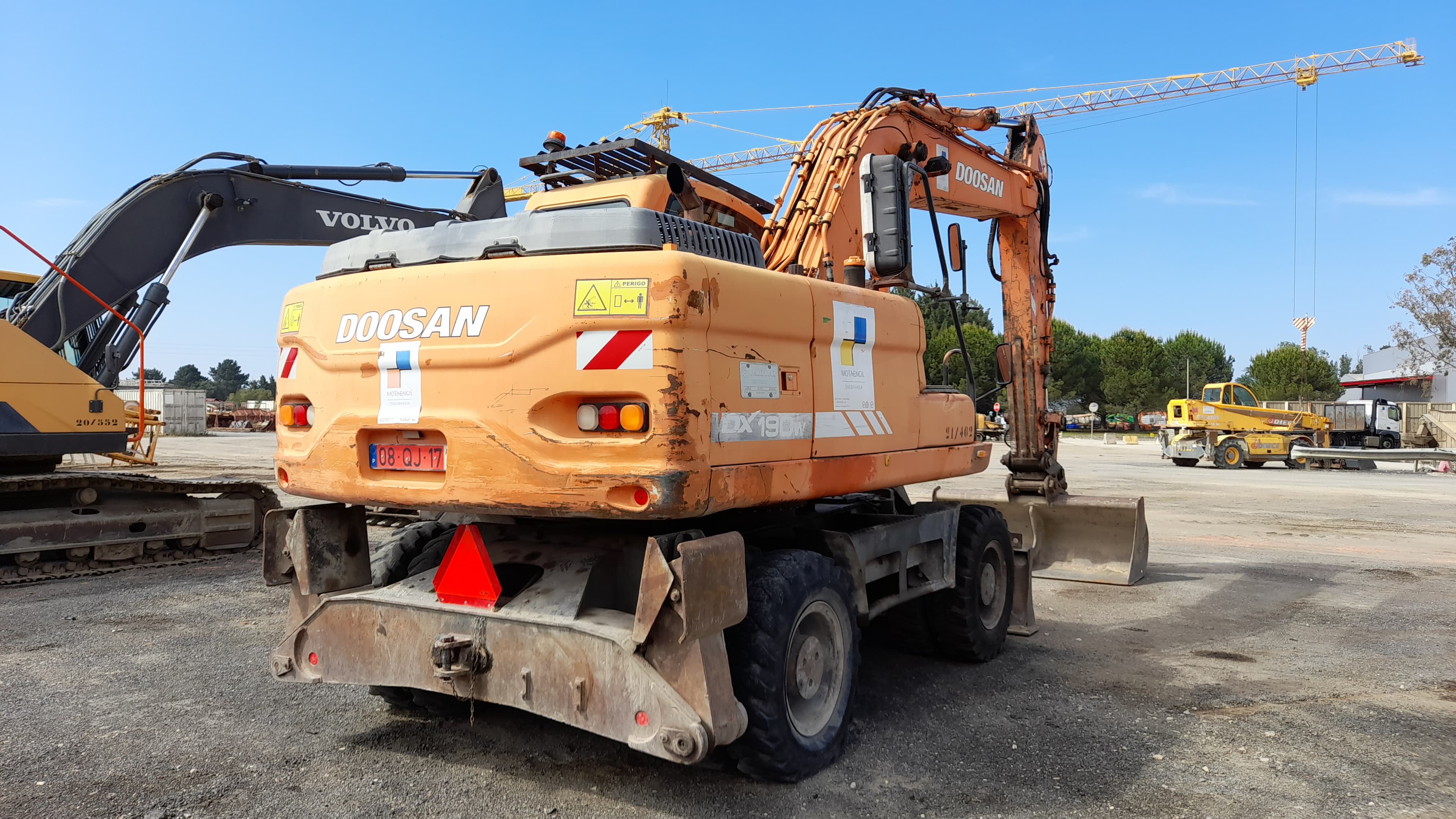 Escavadora de pneus Dossan DX190 — imagem 7