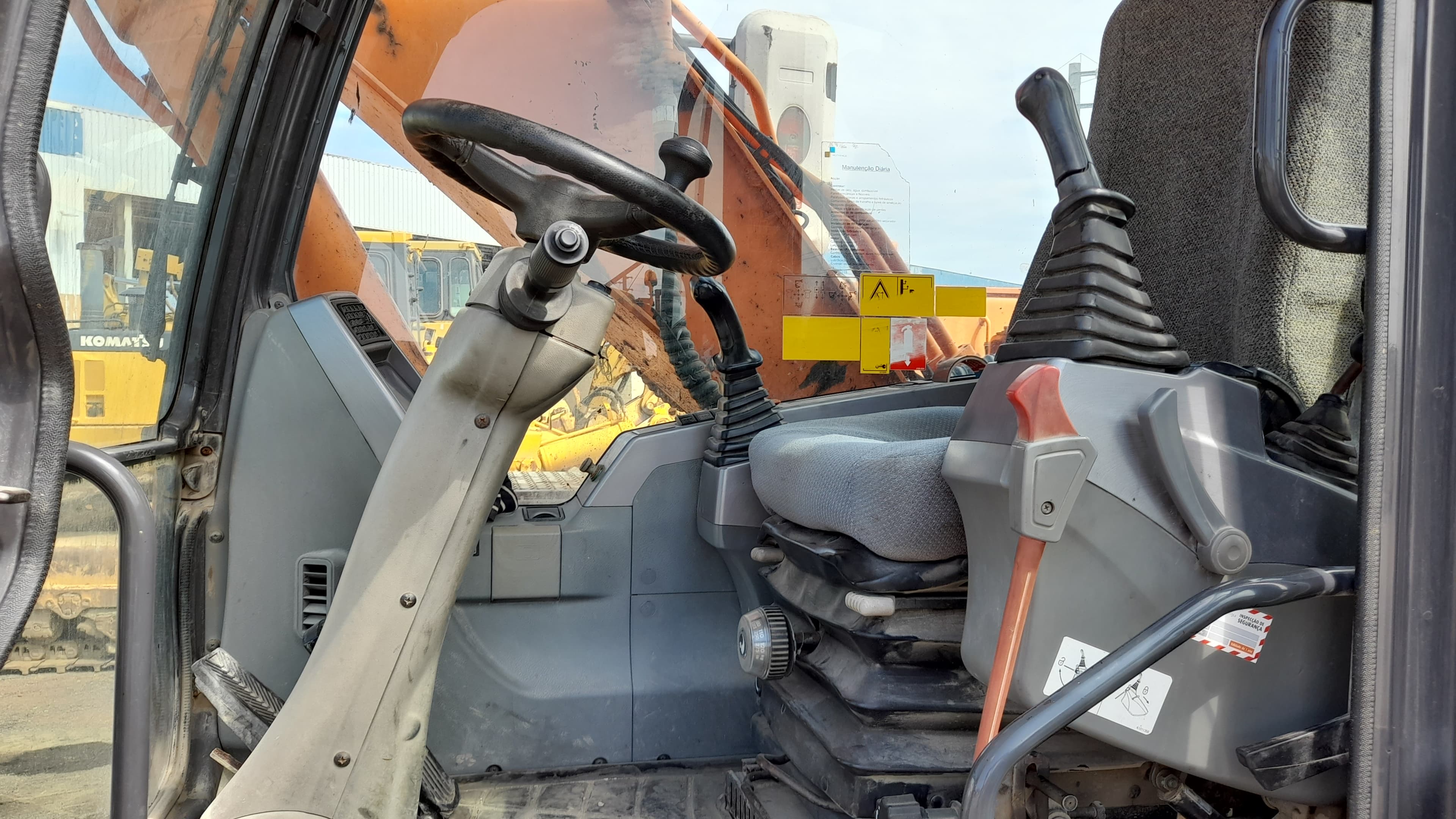 Escavadora de pneus Dossan DX190 — imagem 10
