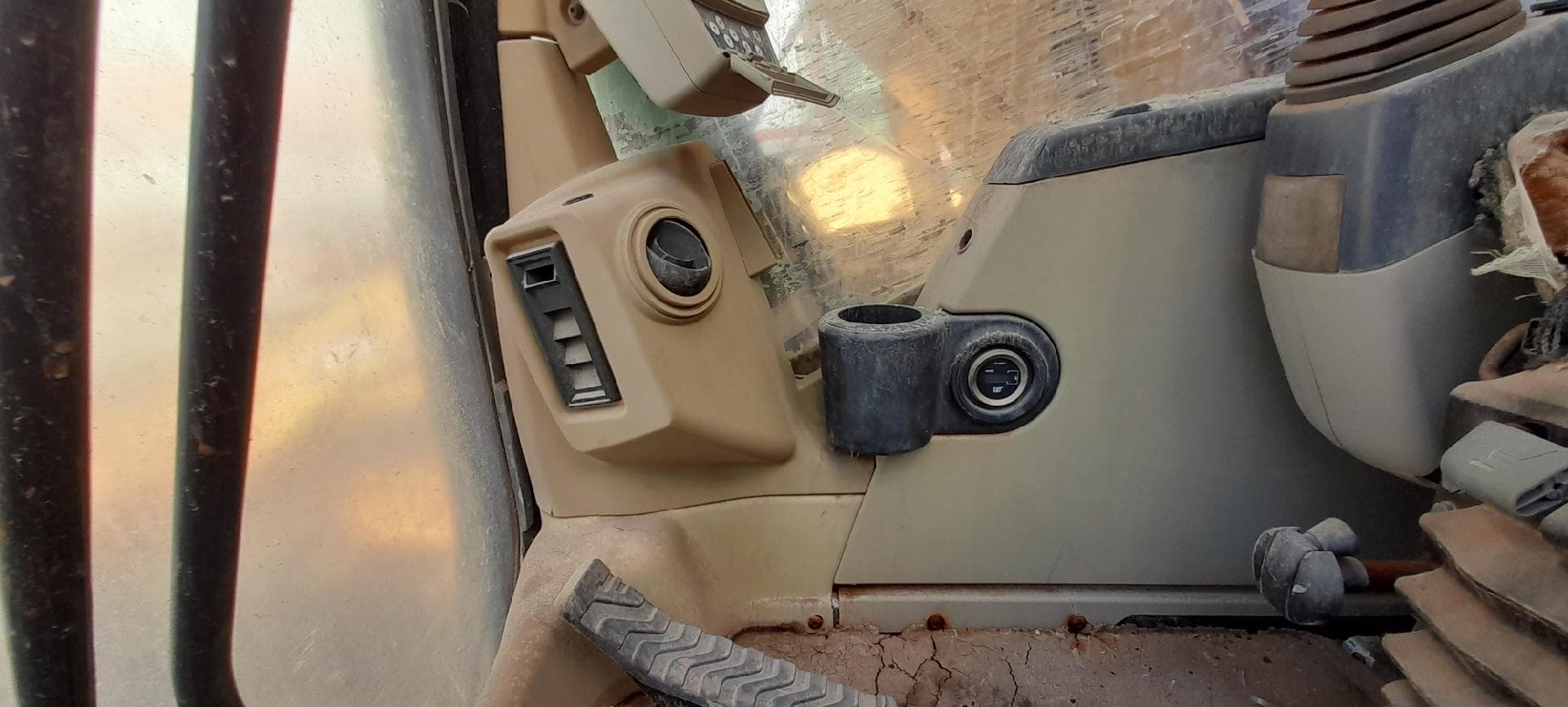 Escavadora de Rastos CAT 312 C — imagem 21