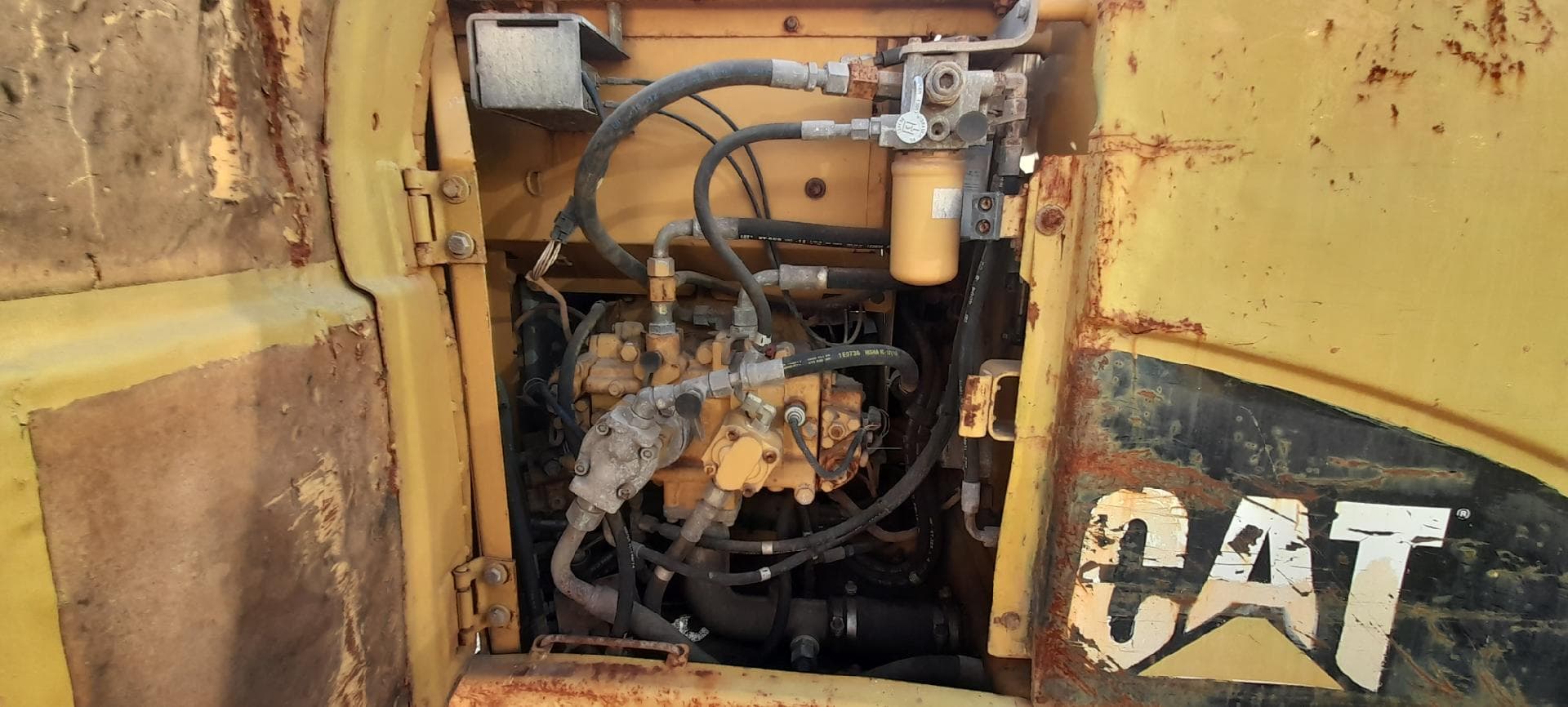 Escavadora de Rastos CAT 312 C — imagem 18