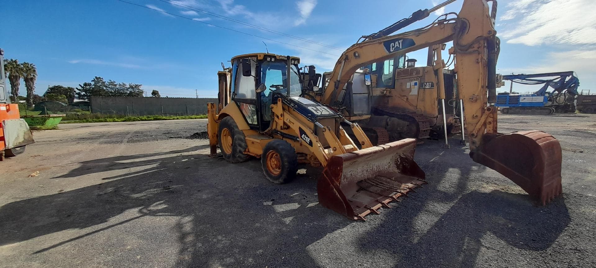 Retroescavadora de pneus CAT 428 E — image 5