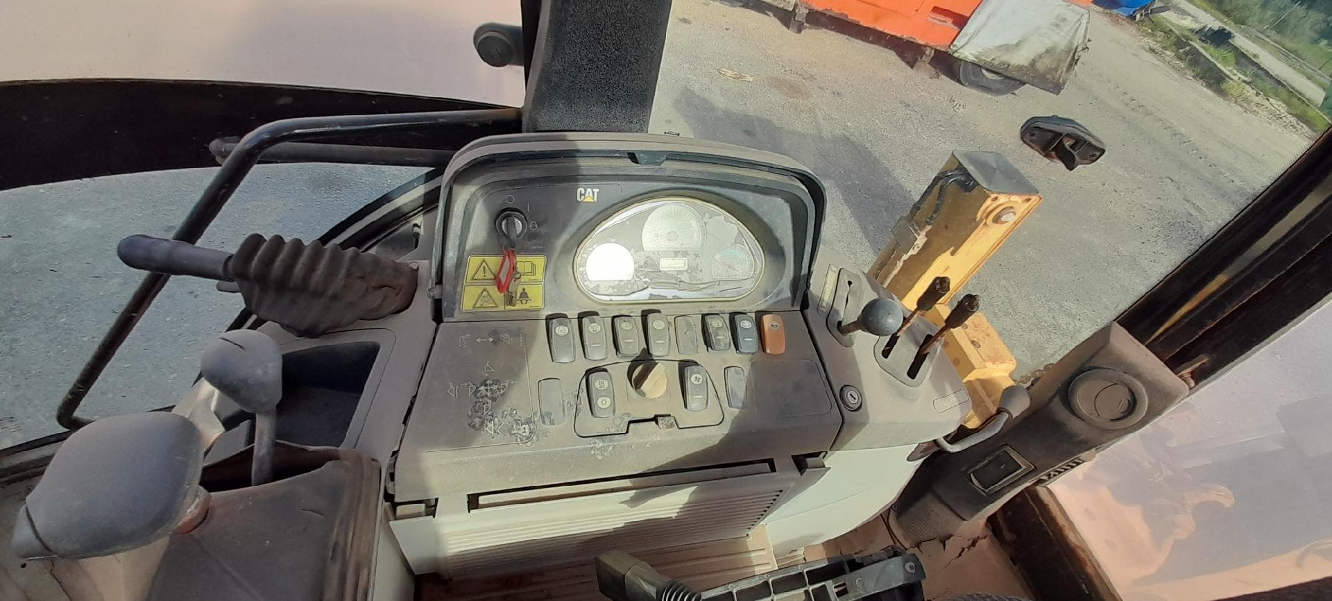 Retroescavadora de pneus CAT 428 E — image 15