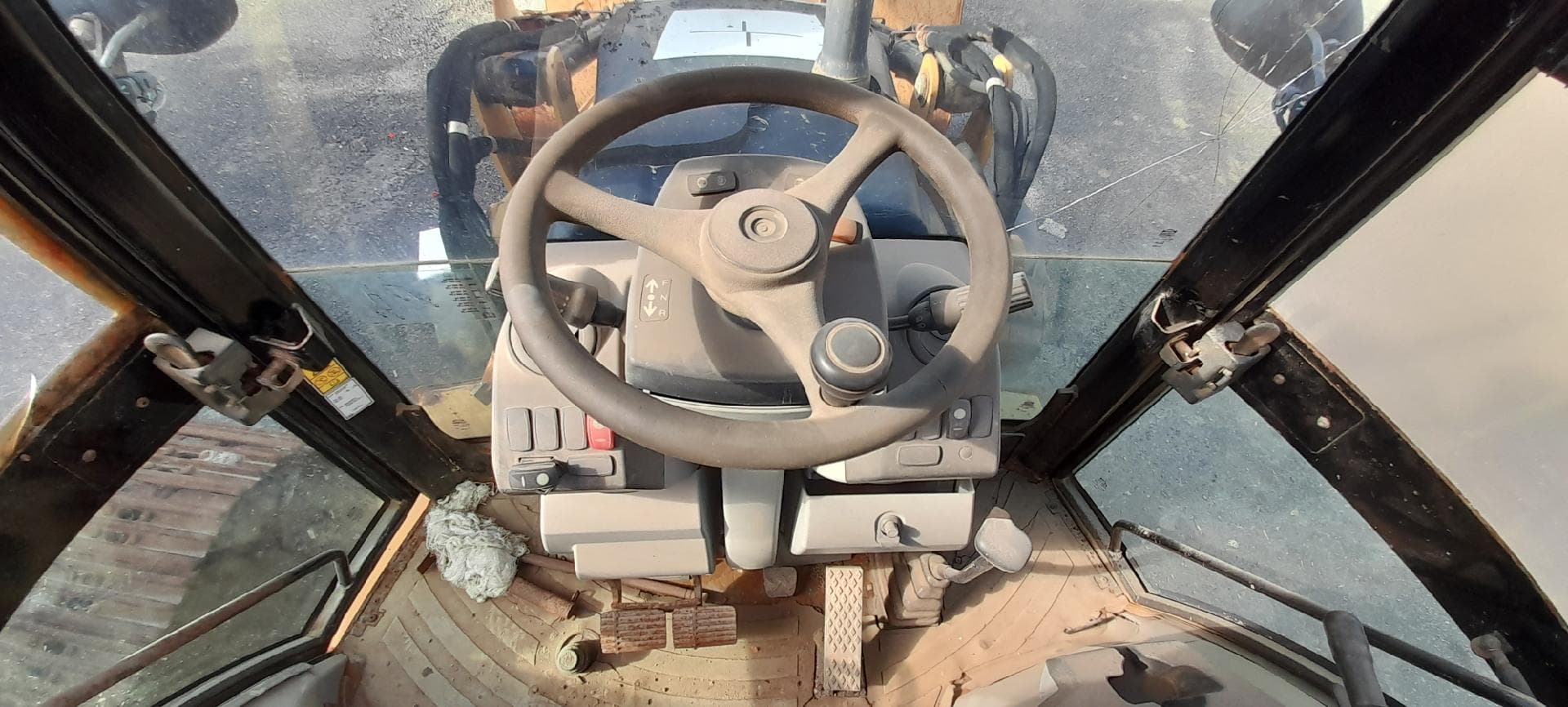 Retroescavadora de pneus CAT 428 E — image 16