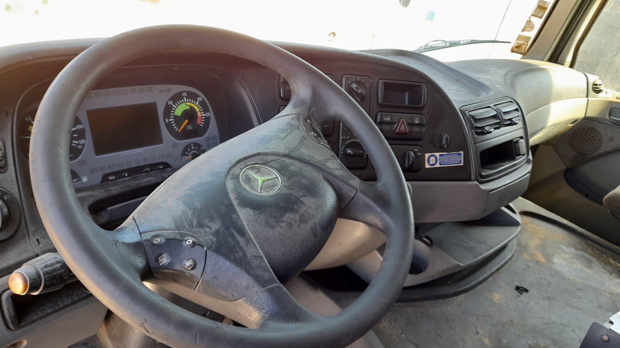 Autobetoneira MERCEDES-BENZ 3236B/42 (8X4) — image 8