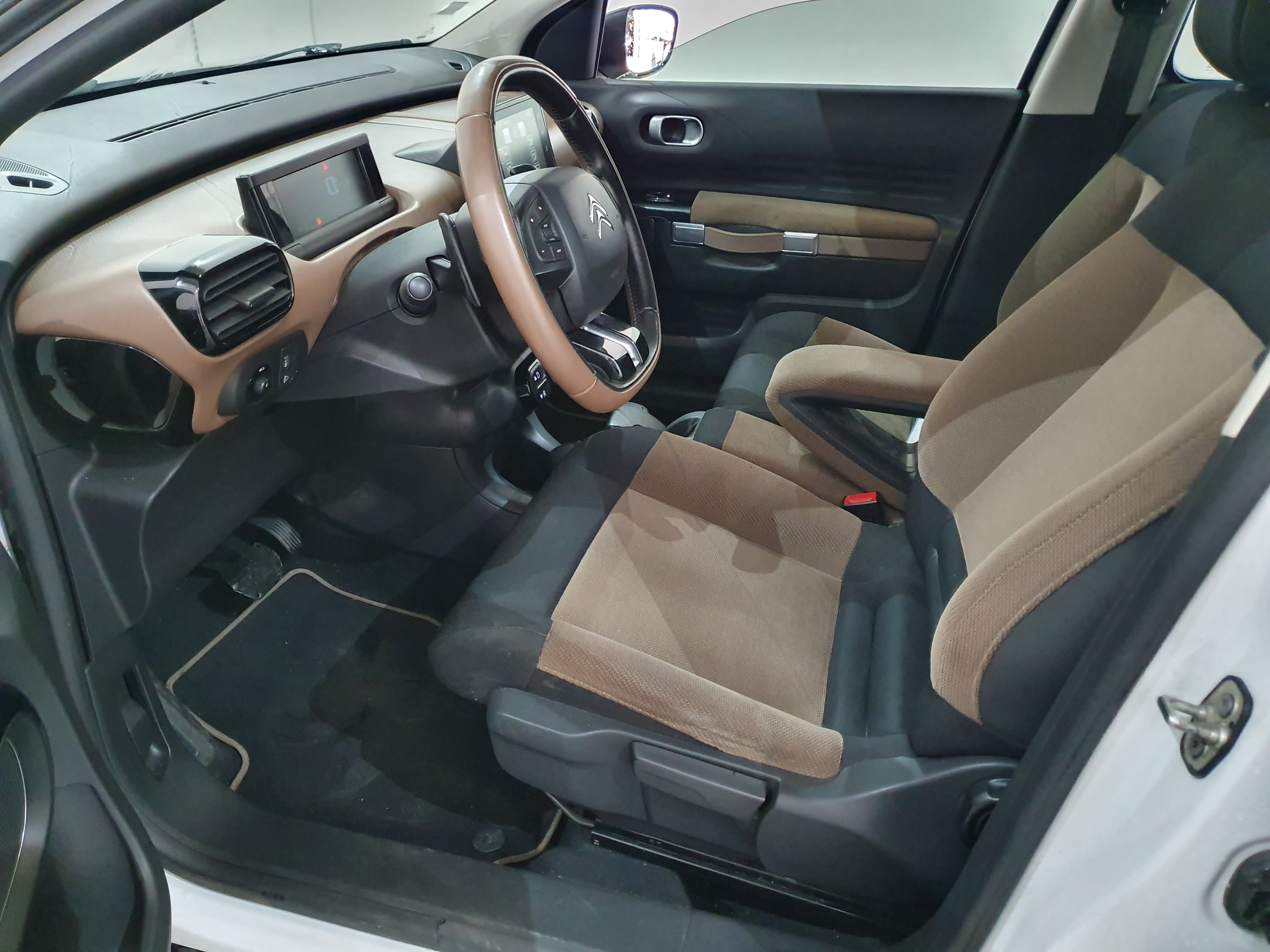 Citroën C4 1.6 HDI · Ano 2014 — imagen 33