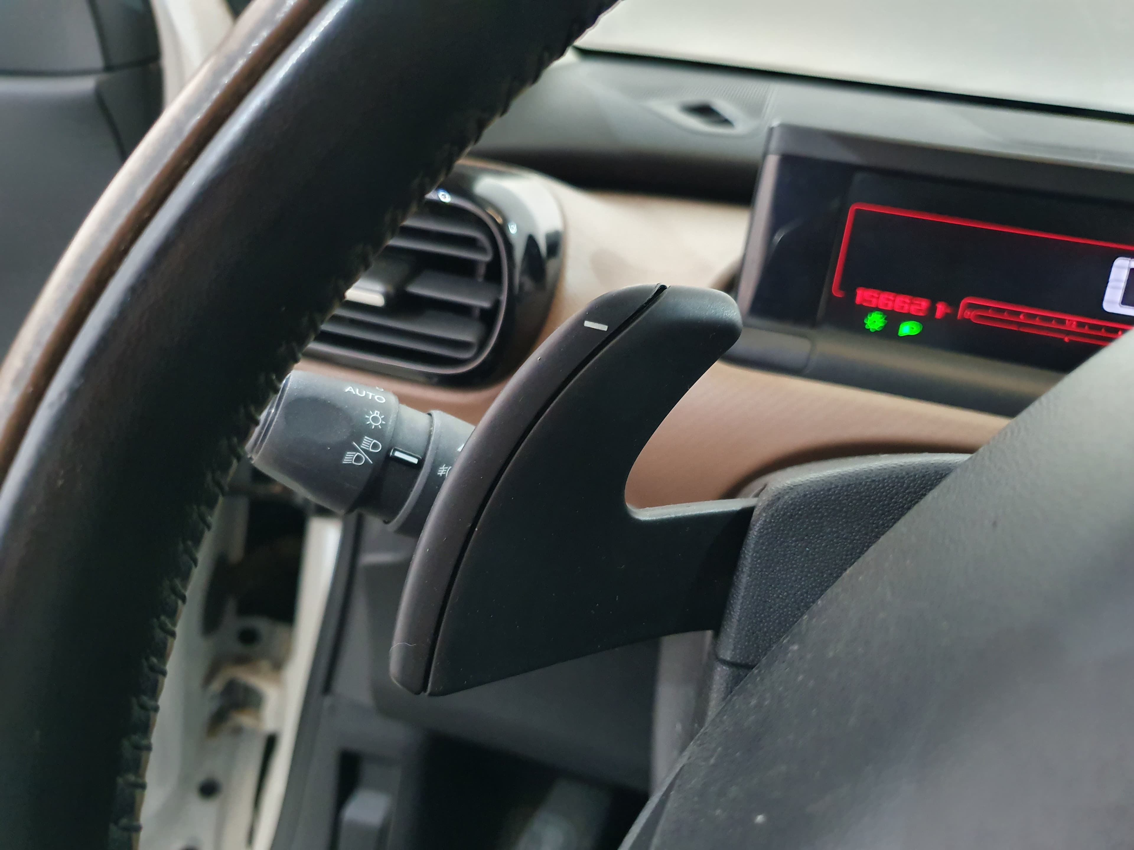 Citroën C4 1.6 HDI · Ano 2014 — imagen 44