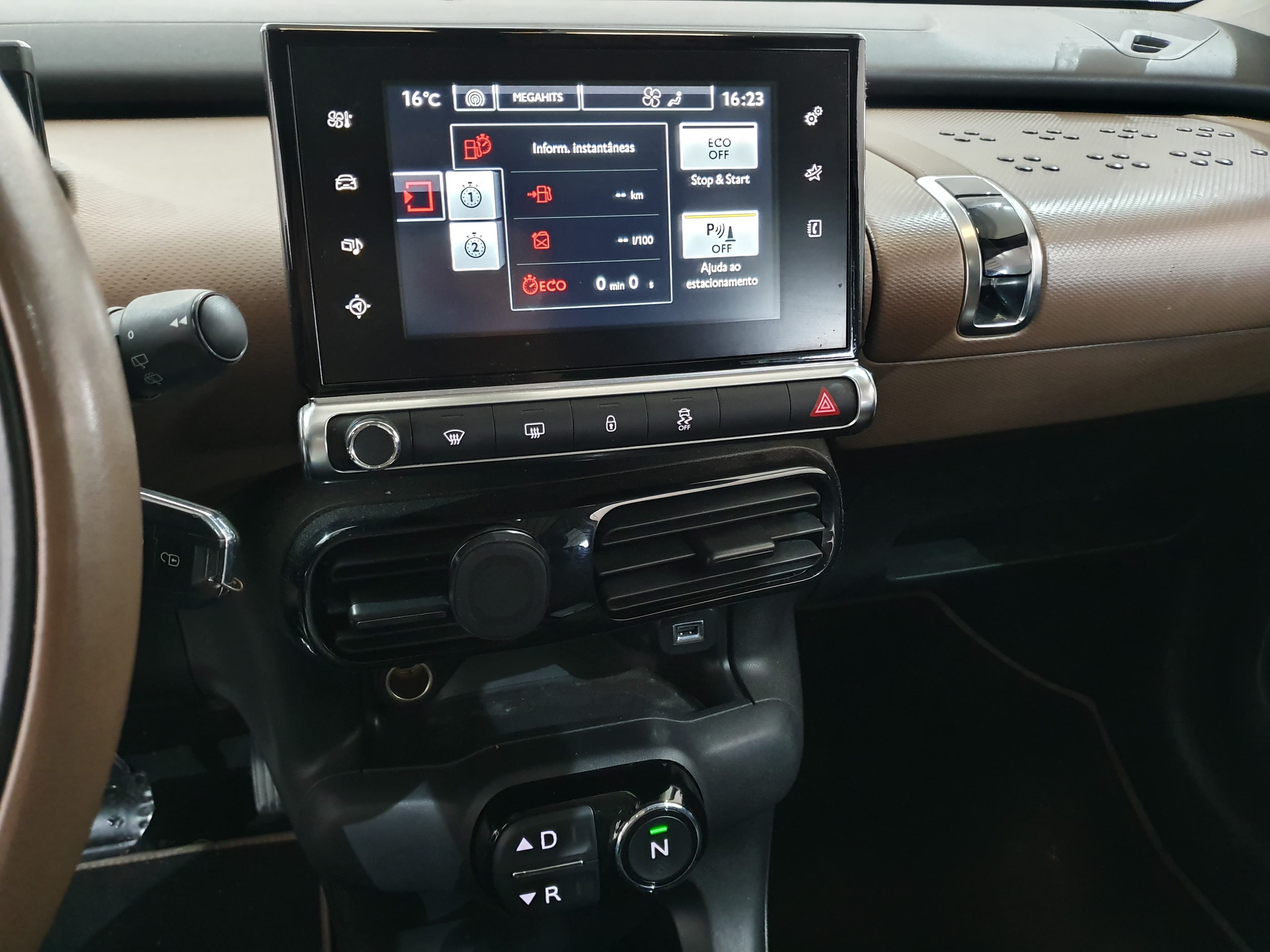 Citroën C4 1.6 HDI · Ano 2014 — imagen 38