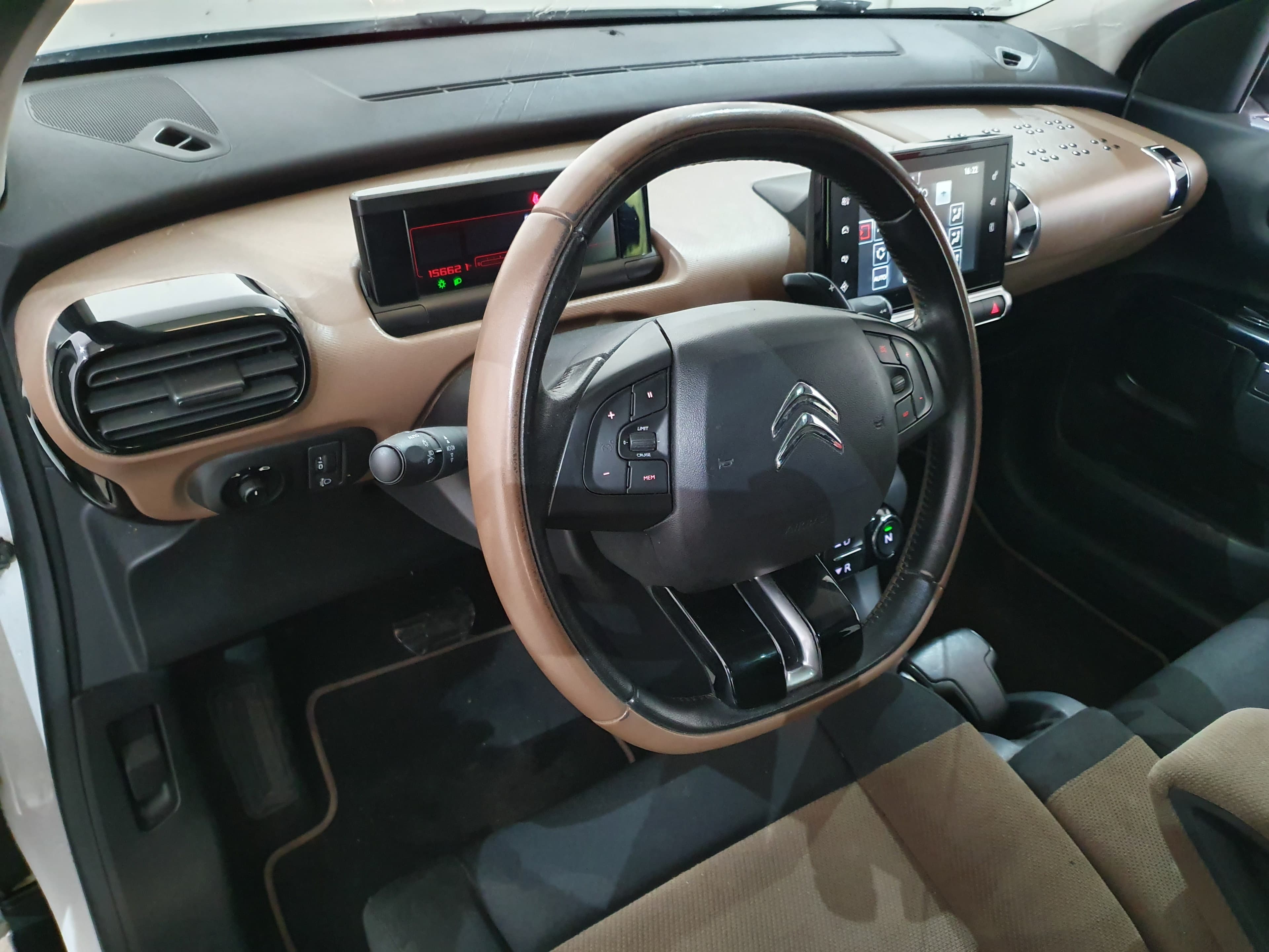 Citroën C4 1.6 HDI · Ano 2014 — imagen 35