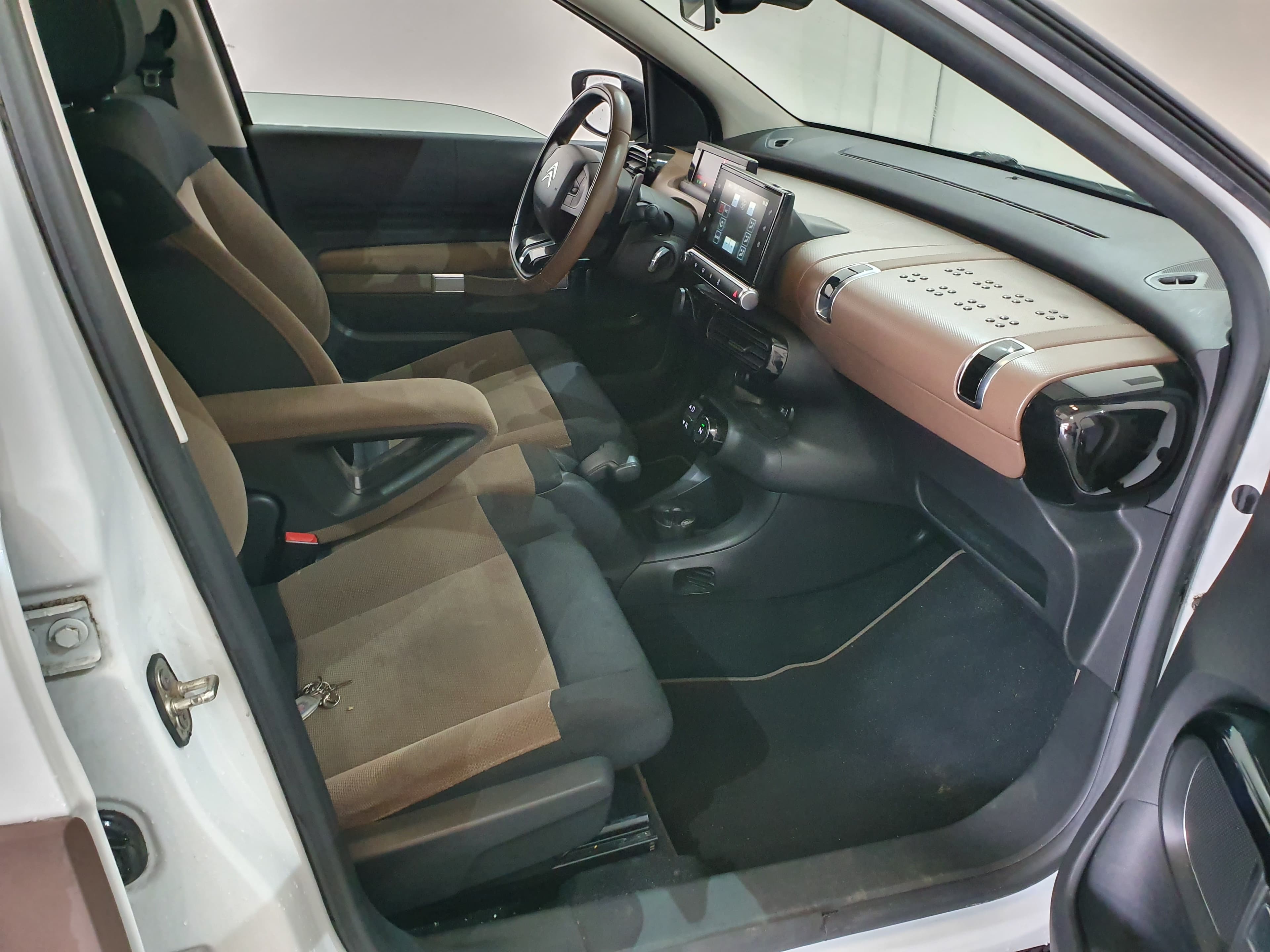 Citroën C4 1.6 HDI · Ano 2014 — imagen 25