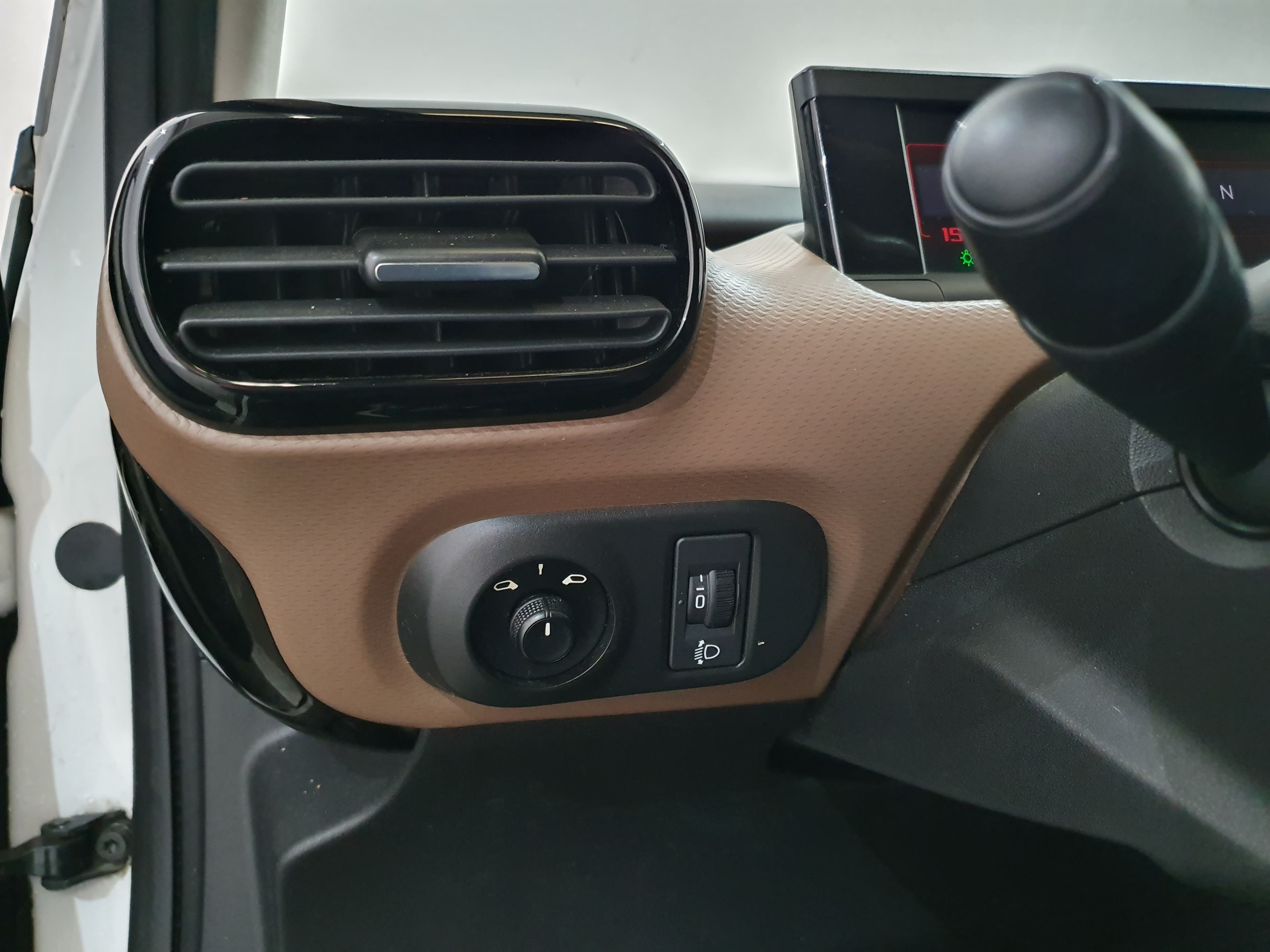 Citroën C4 1.6 HDI · Ano 2014 — imagen 45