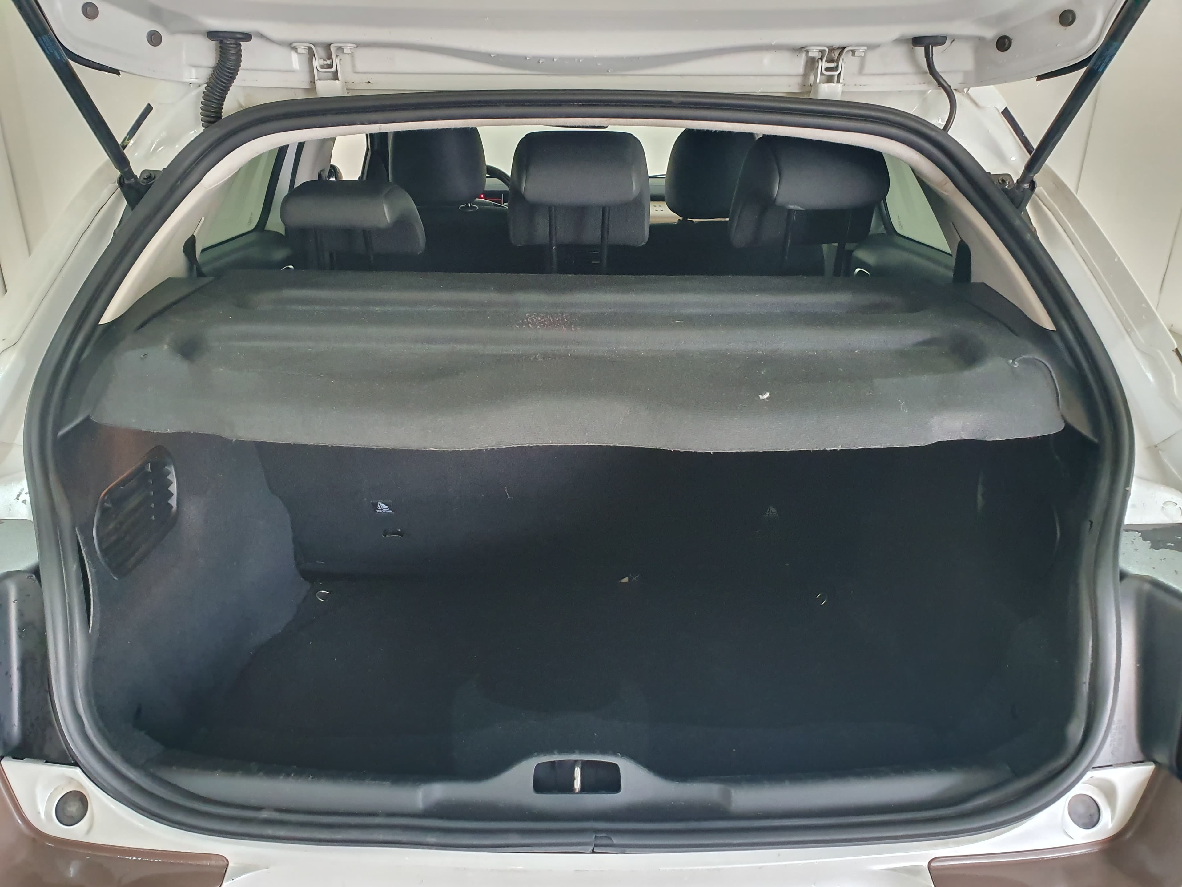 Citroën C4 1.6 HDI · Ano 2014 — imagen 17
