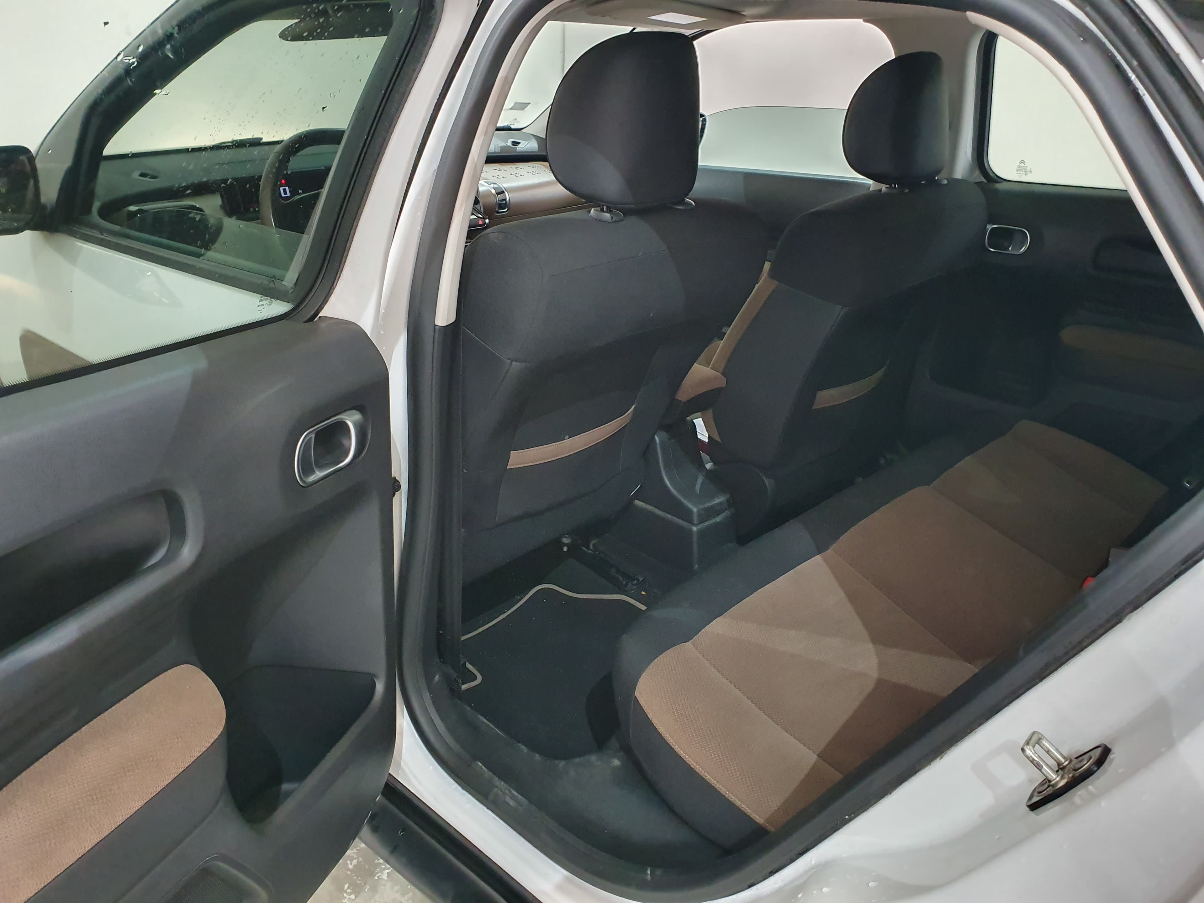 Citroën C4 1.6 HDI · Ano 2014 — imagen 27