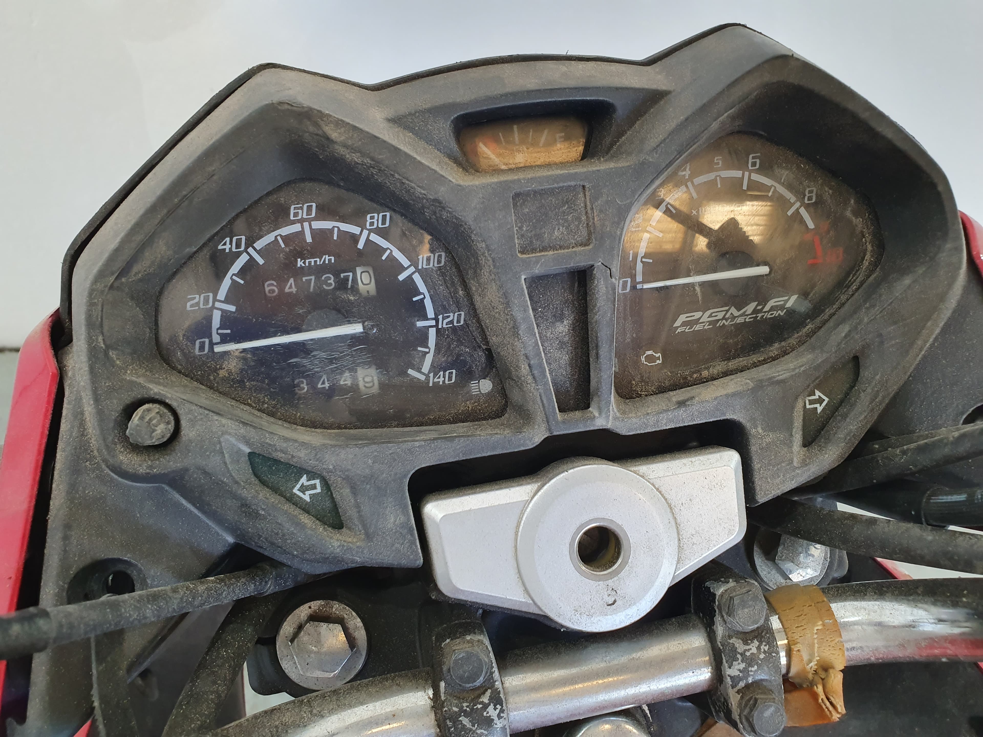 Honda Vision CBF 125 · Ano 2015 — imagen 10