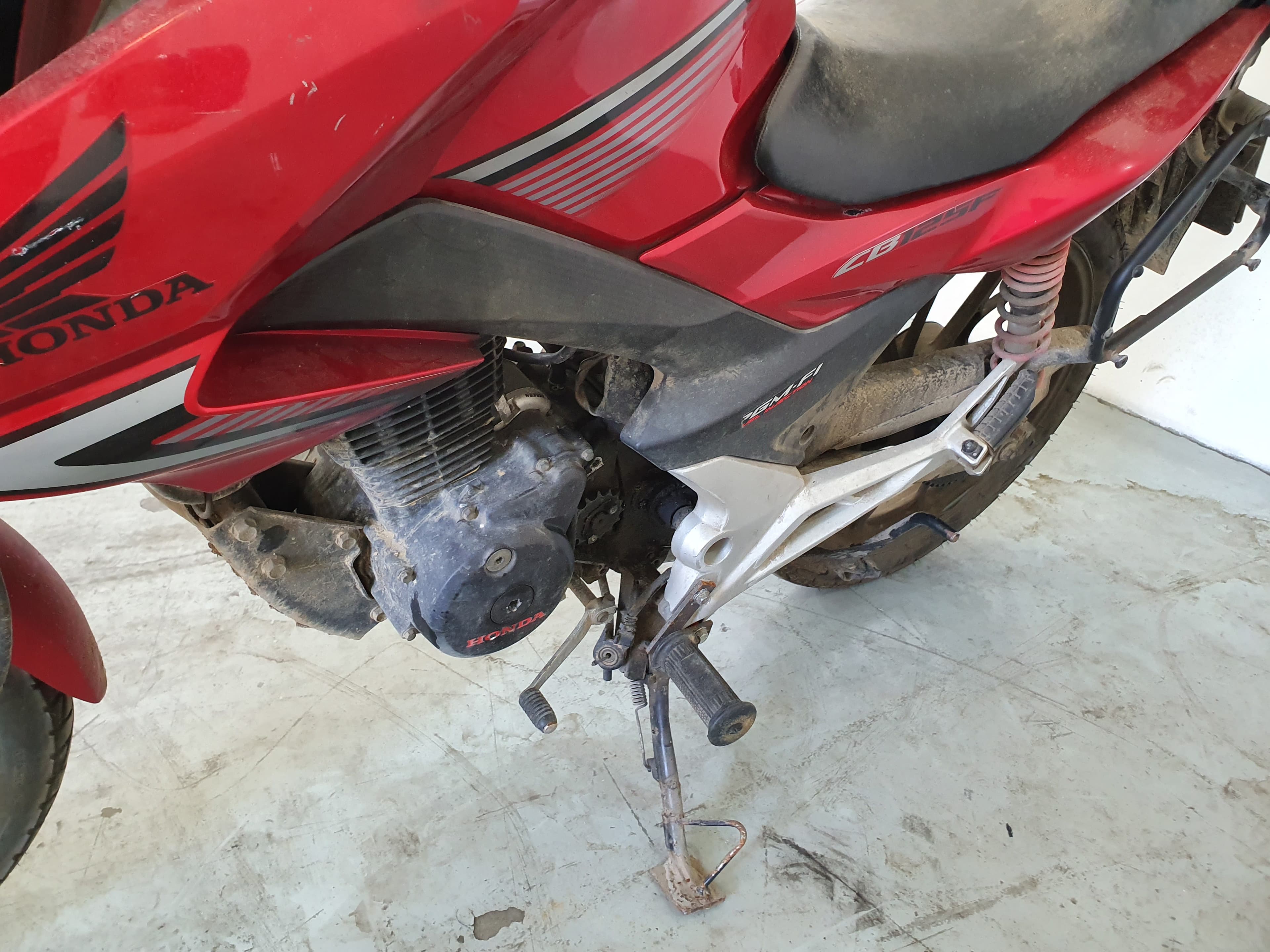 Honda Vision CBF 125 · Ano 2015 — imagen 9