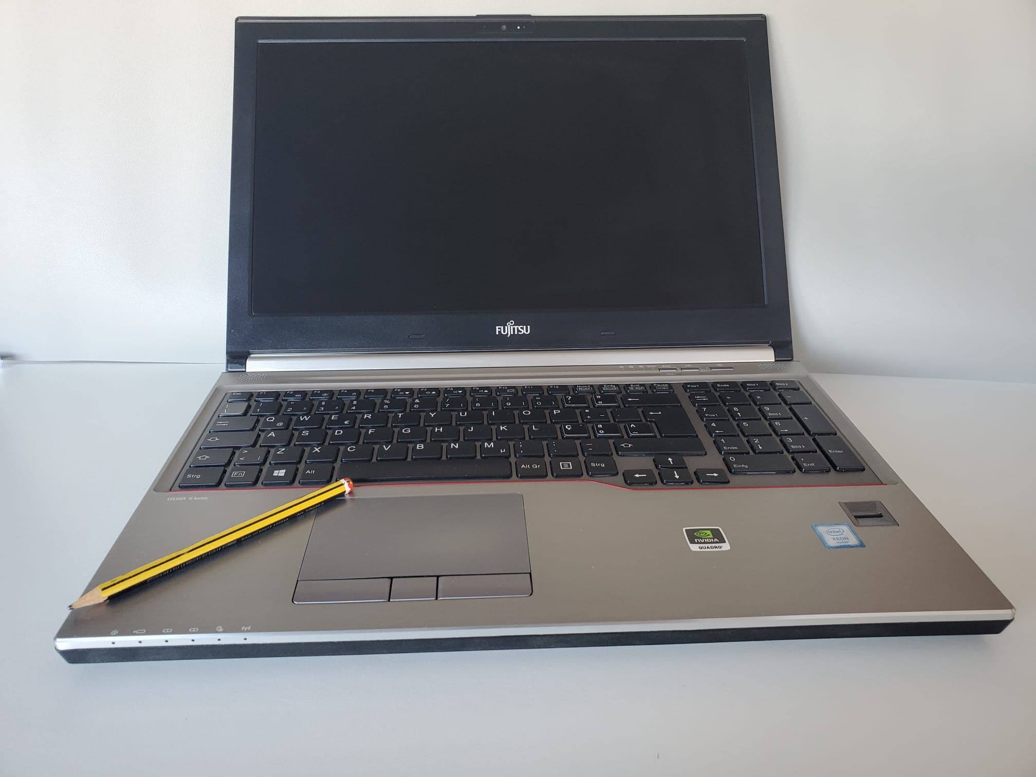 Portátil Fujitsu Celsius H770 — imagem 2