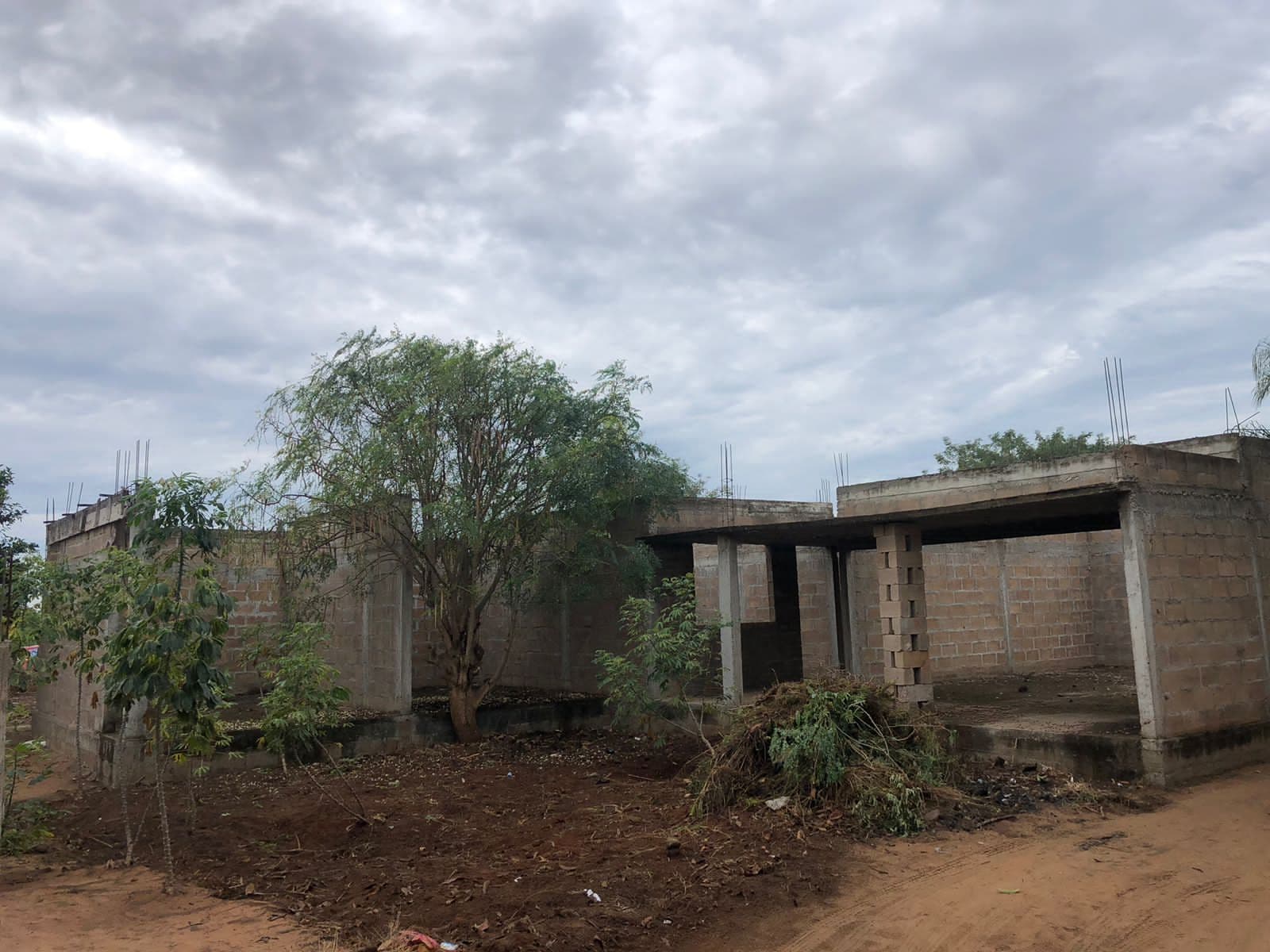 Casa T3 inacabada em terreno de 800m2 — imagen 12