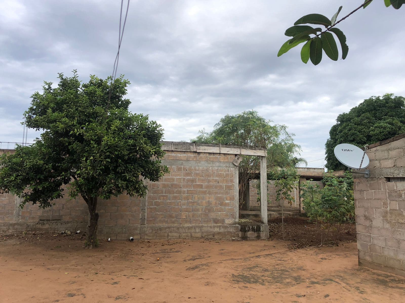 Casa T3 inacabada em terreno de 800m2 — imagen 5