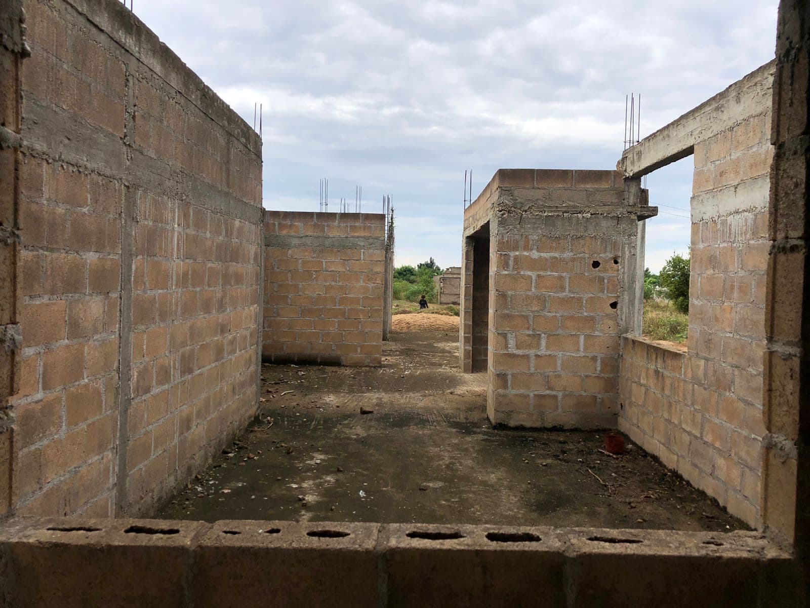 Casa T3 inacabada em terreno de 800m2 — imagen 6