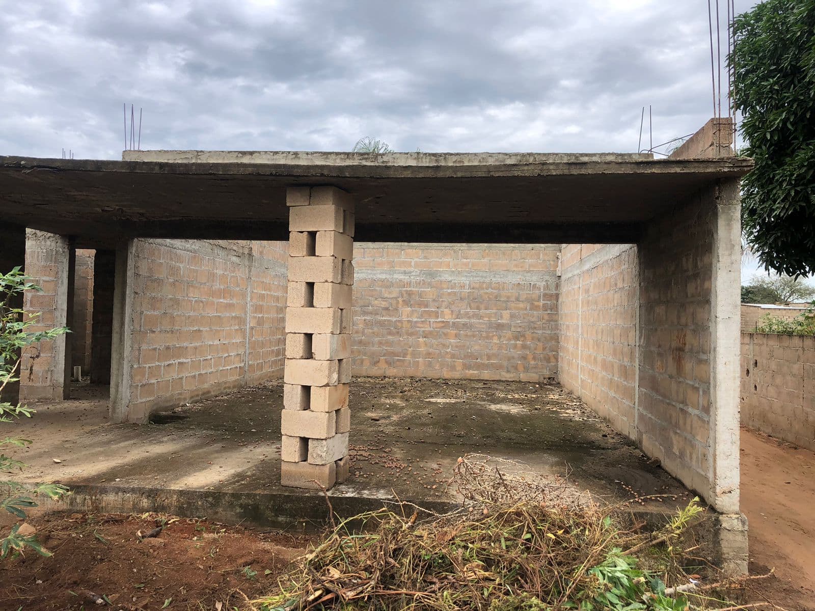 Casa T3 inacabada em terreno de 800m2 — imagen 8