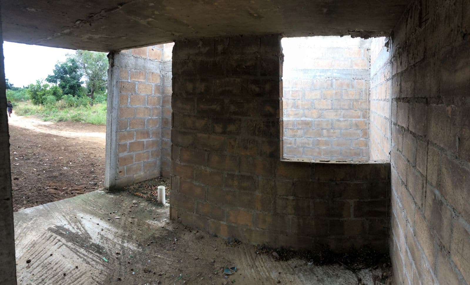 Casa T3 inacabada em terreno de 800m2 — imagen 7